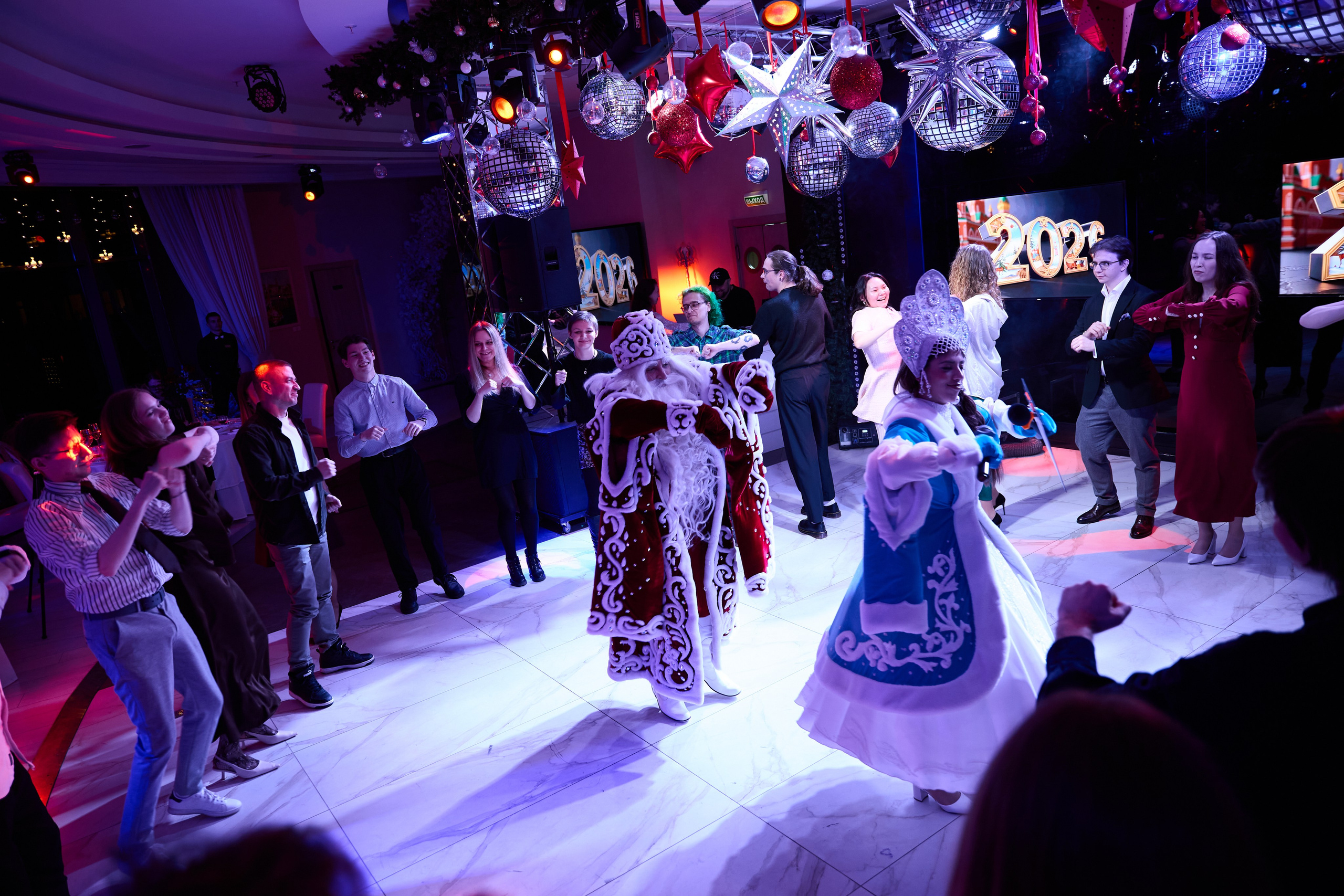 Новогодний корпоратив в пространстве «360» в Санкт-Петербурге | Premium Theatre. Репортажный фотограф в Санкт-Петербурге — Федор Борисов | Съемка мероприятий