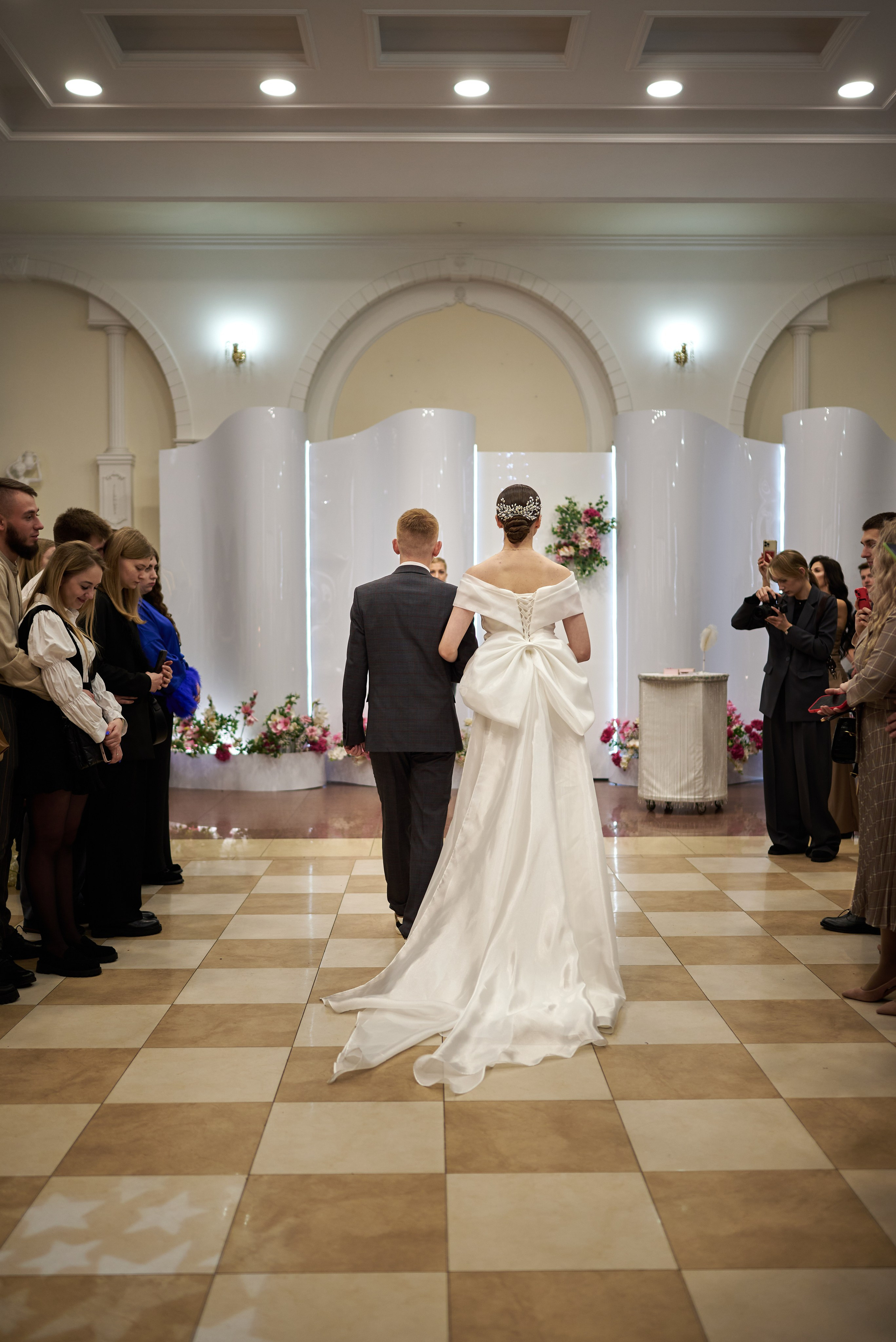 Фотограф Старый Оскол, свадебный фотограф на мероприятие. Профессиональный фотограф Старый Оскол, Губкин — свадьба, венчание, крещение, юбилей и день рождения