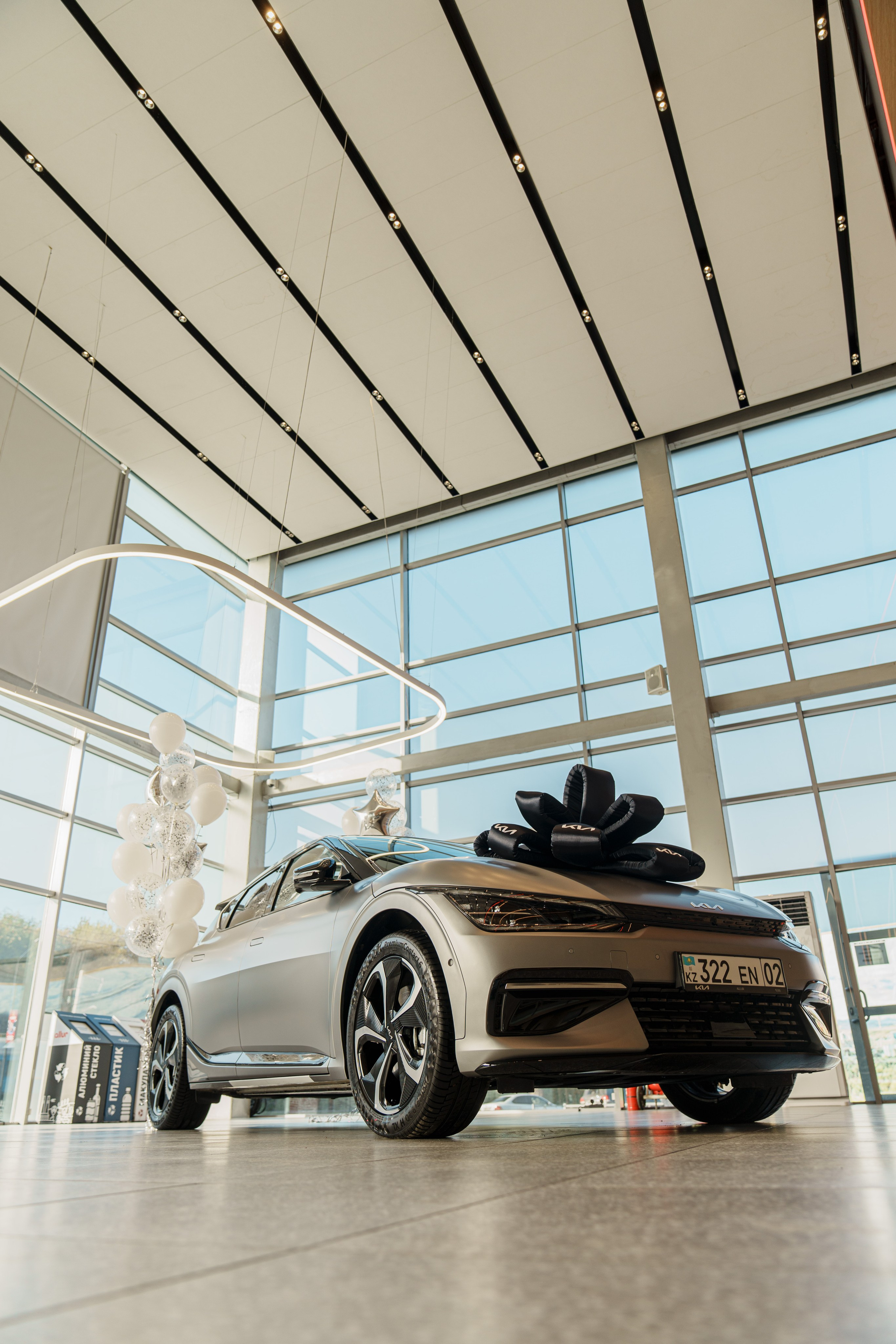 Kia EV6 Вручение Евгений Чебаткову. Фотограф TAULAN_1