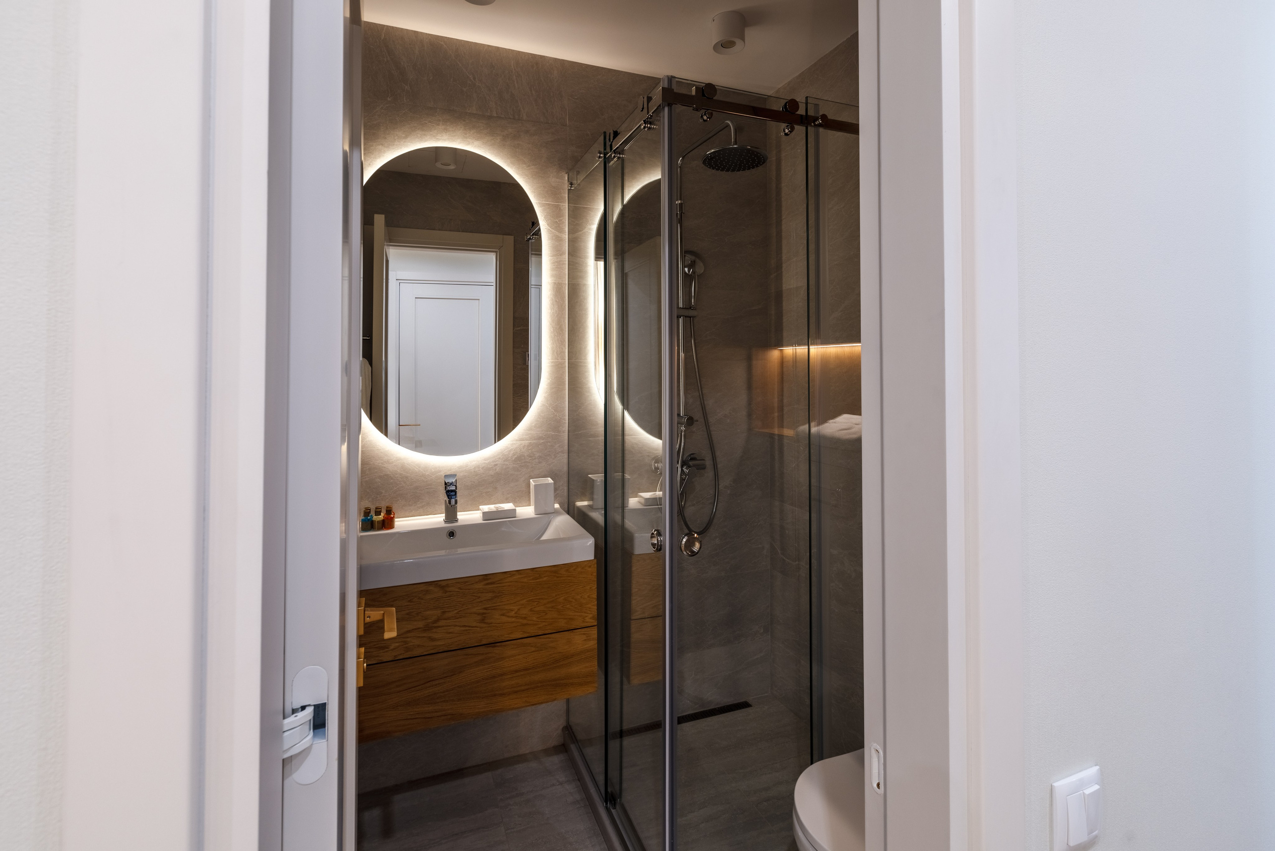 BELLEVUE RESIDENCE by HILTON. Режиссёр, клипмейкер, фотограф — Андрей Охота