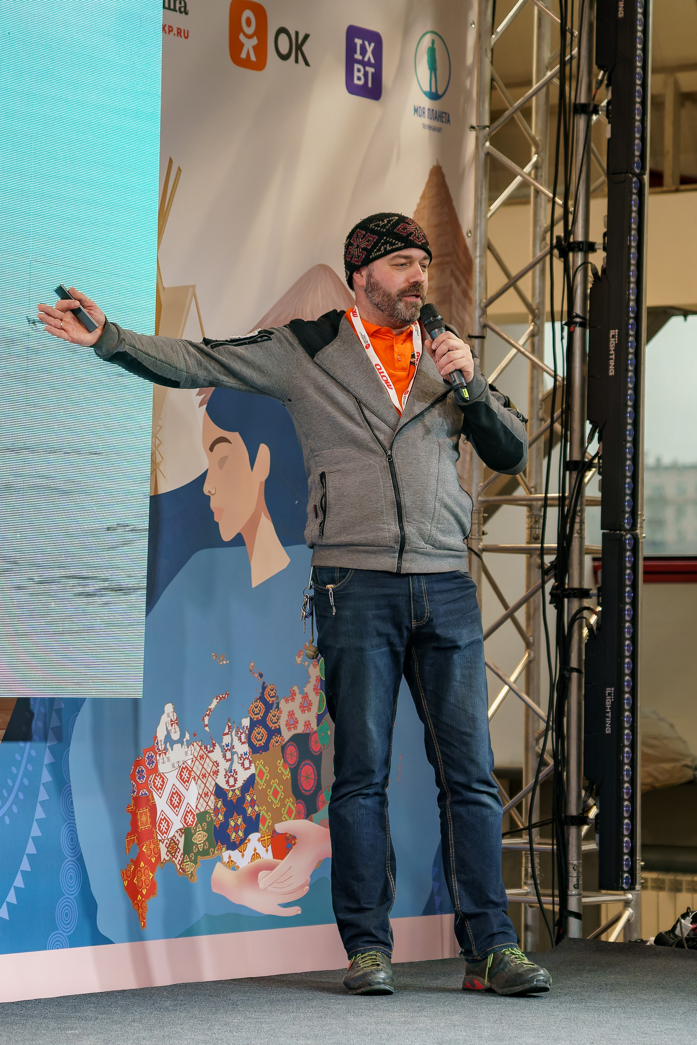 Прогулка по выставке «Поехали 2024 год». «Студия DRONAVT`s» — видеосъёмка и фотография г. Москва