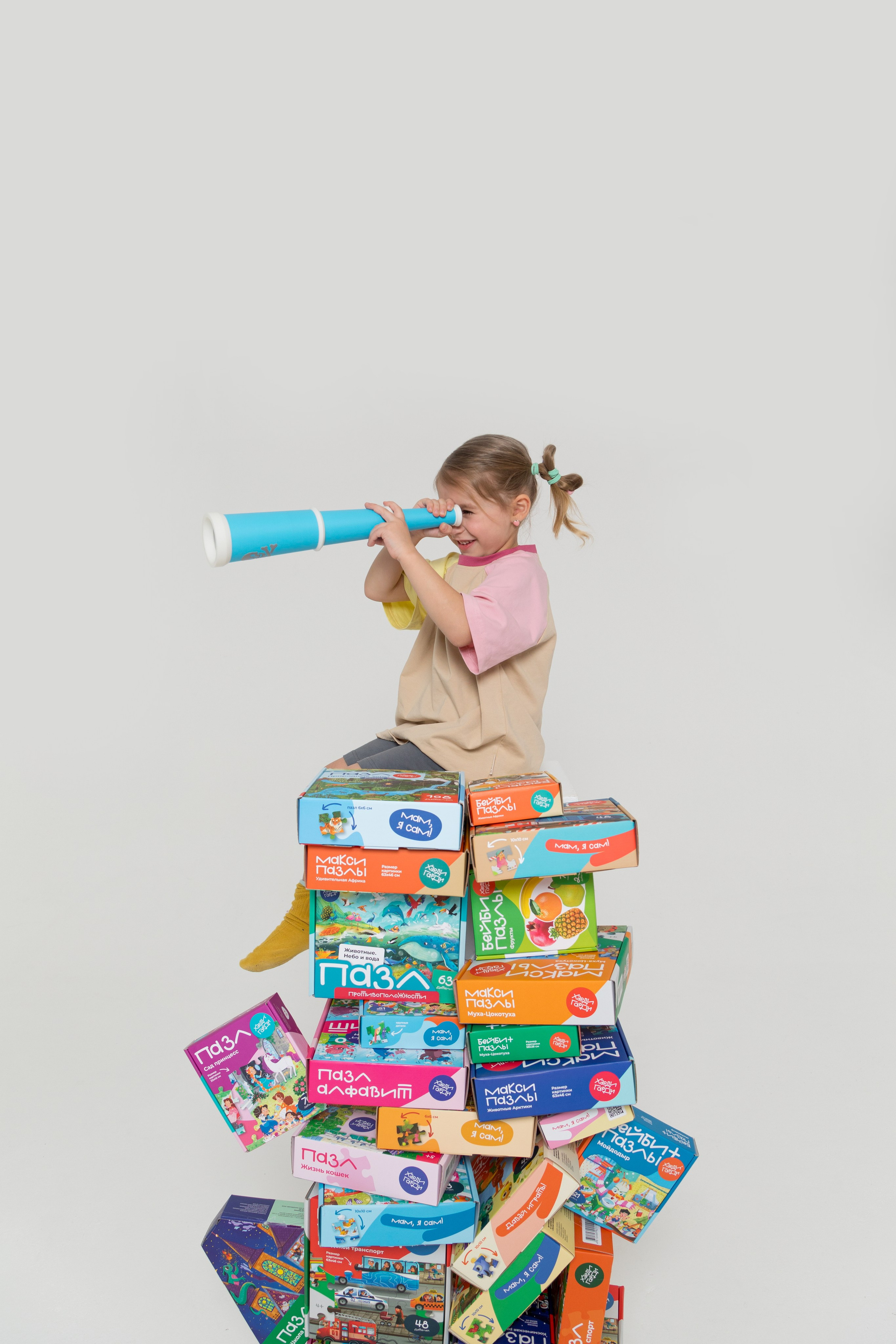 Имиджевая и каталожная съёмка для бренда детских пазлов. Детский и контент фотограф Надя Волкова Санкт-Петербург