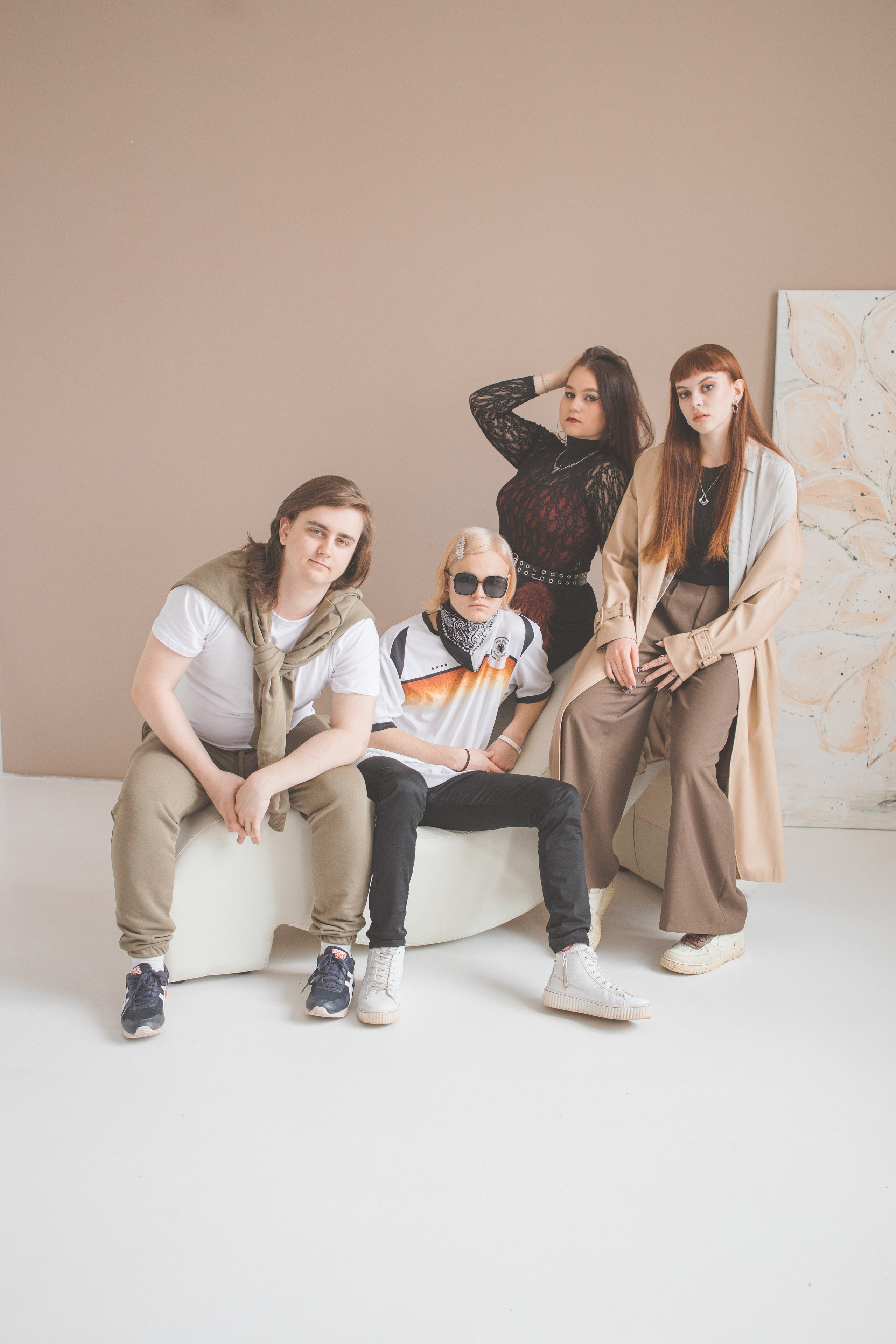 Тематическая фотосъемка 11 класса в гламурном стиле. Выпускные альбомы в Серпухове