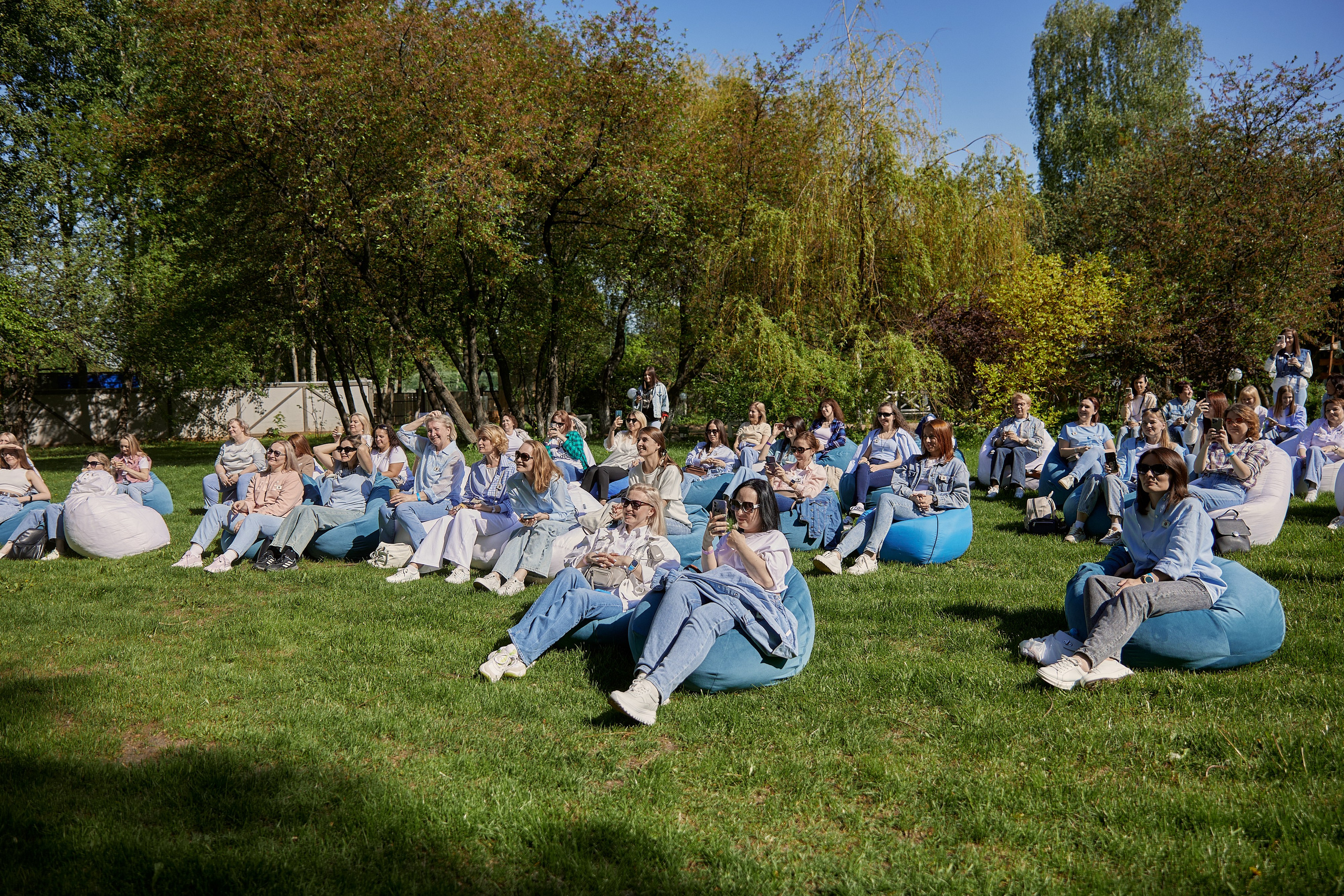 Выпускной Karneeva.online 2024. Репортажный и семейный фотограф Ухова Наталья в Москве