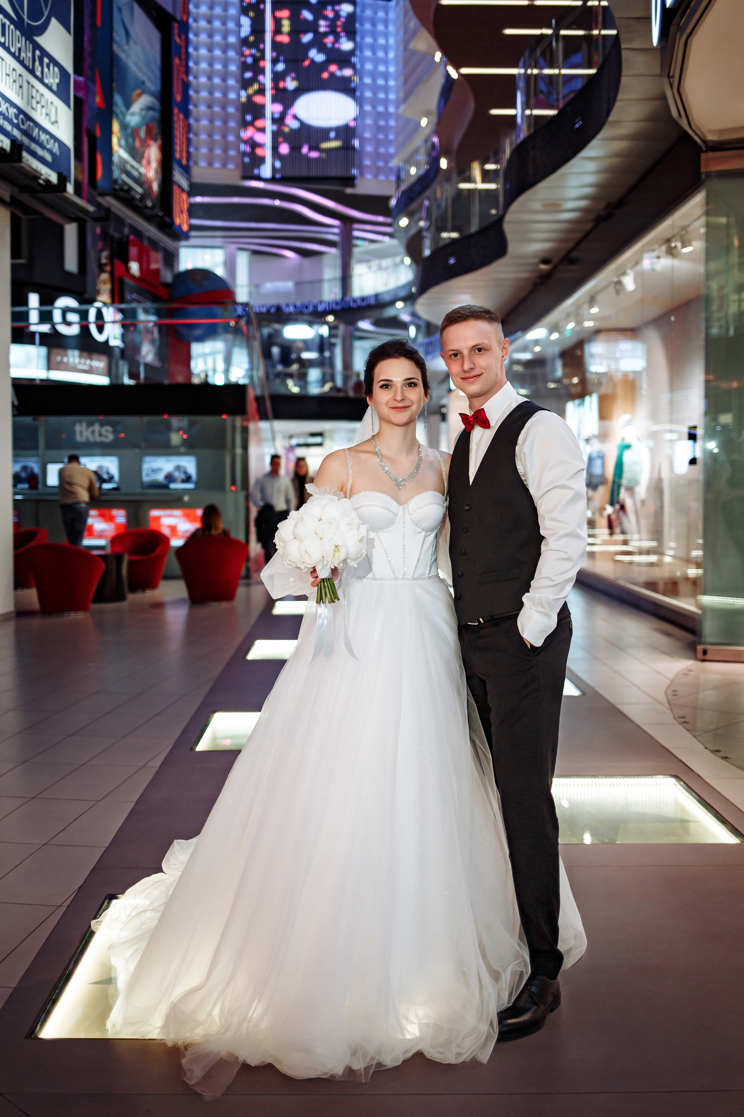 ЗАГС в ТЦ Вегас Крокус сити, регистрация брака, фото, видео. Свадебный фотограф Москва и МО Сергей Киржаев