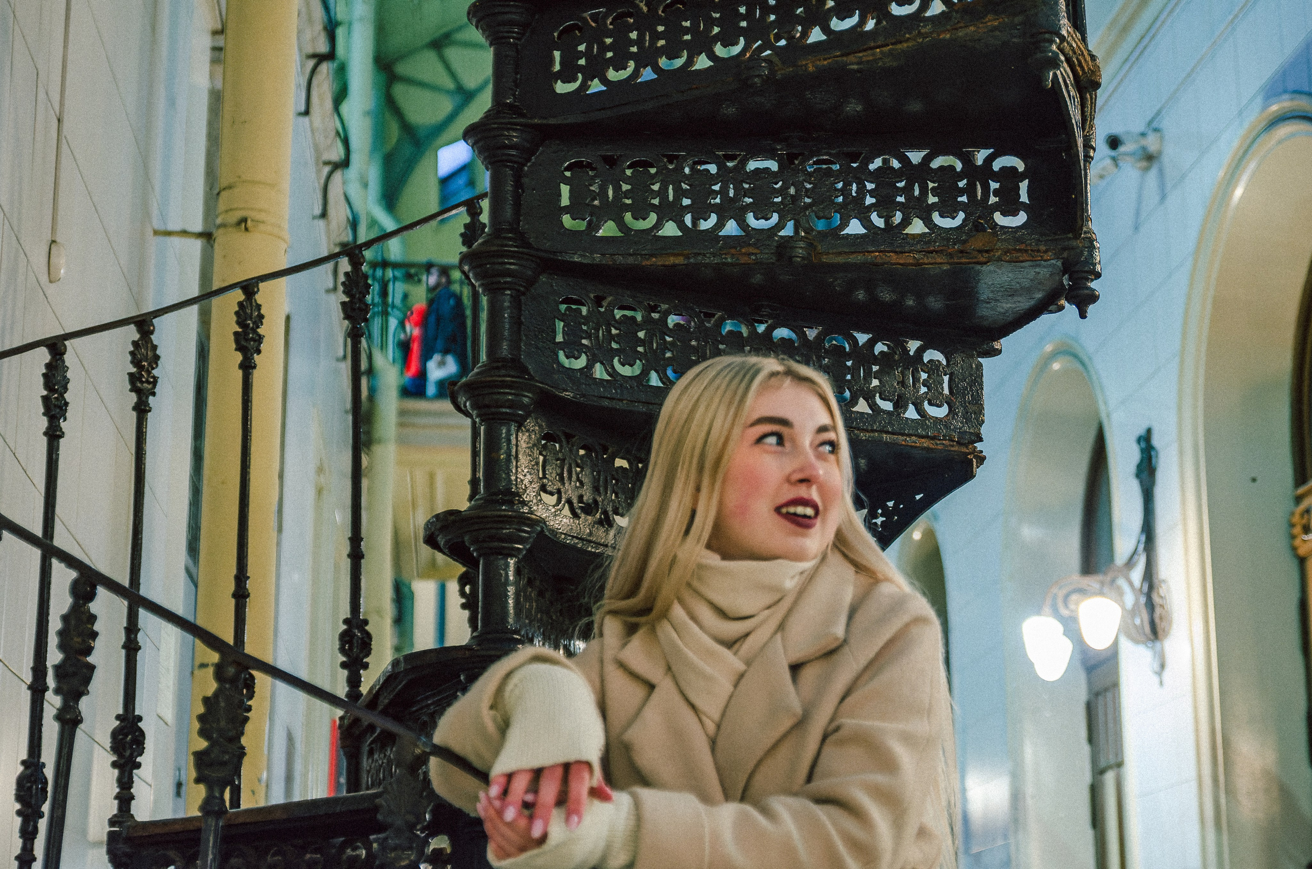 Фотосессия на Витебском вокзале в Питере. Портретный и репортажный фотограф в Санкт-Петербурге