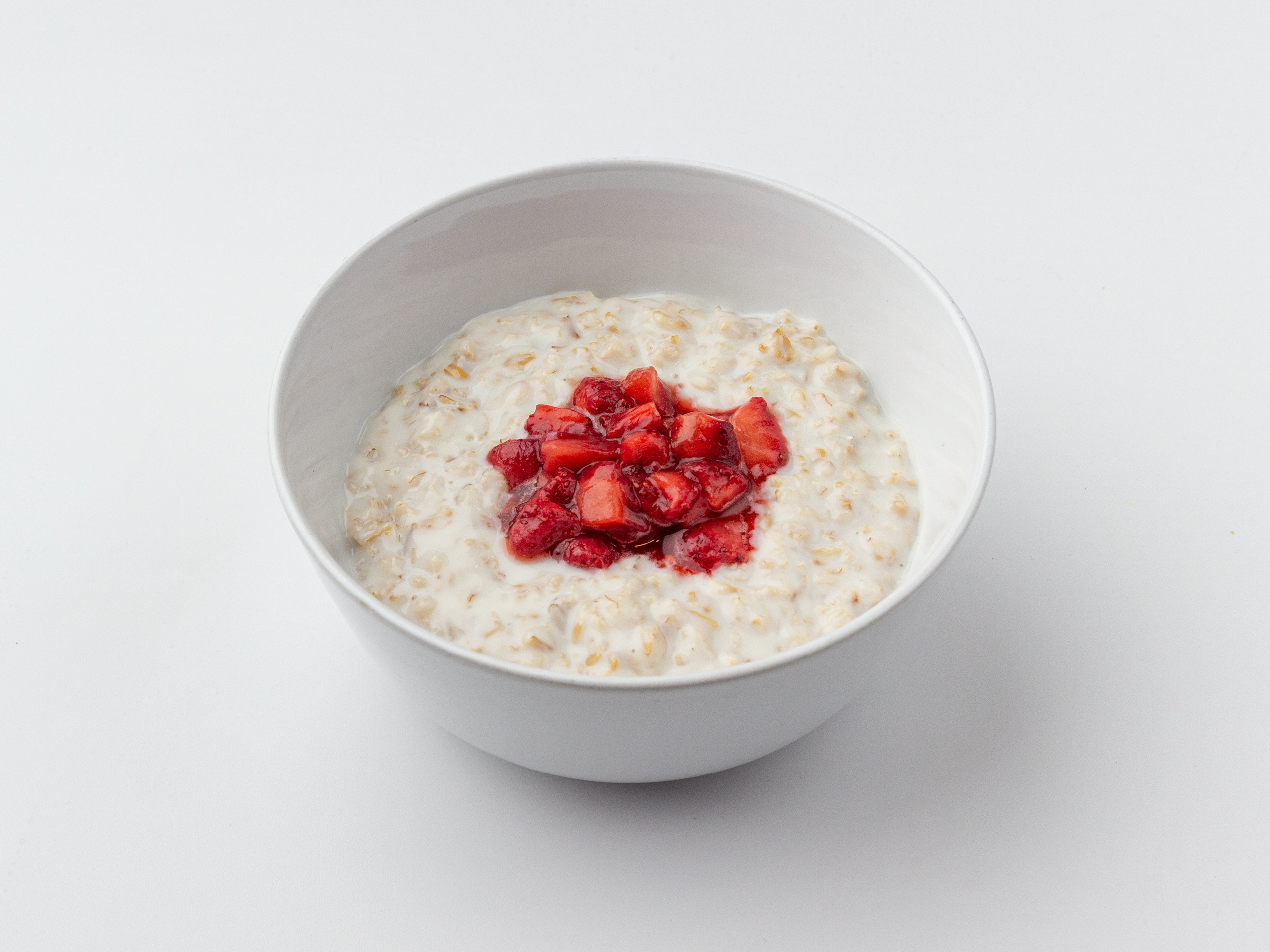 рисовая каша с ягодами завтрак кафе ариг arig улан-удэ бурятия фудфото фотография фотосъёмка клубника стряпунин александр фотограф