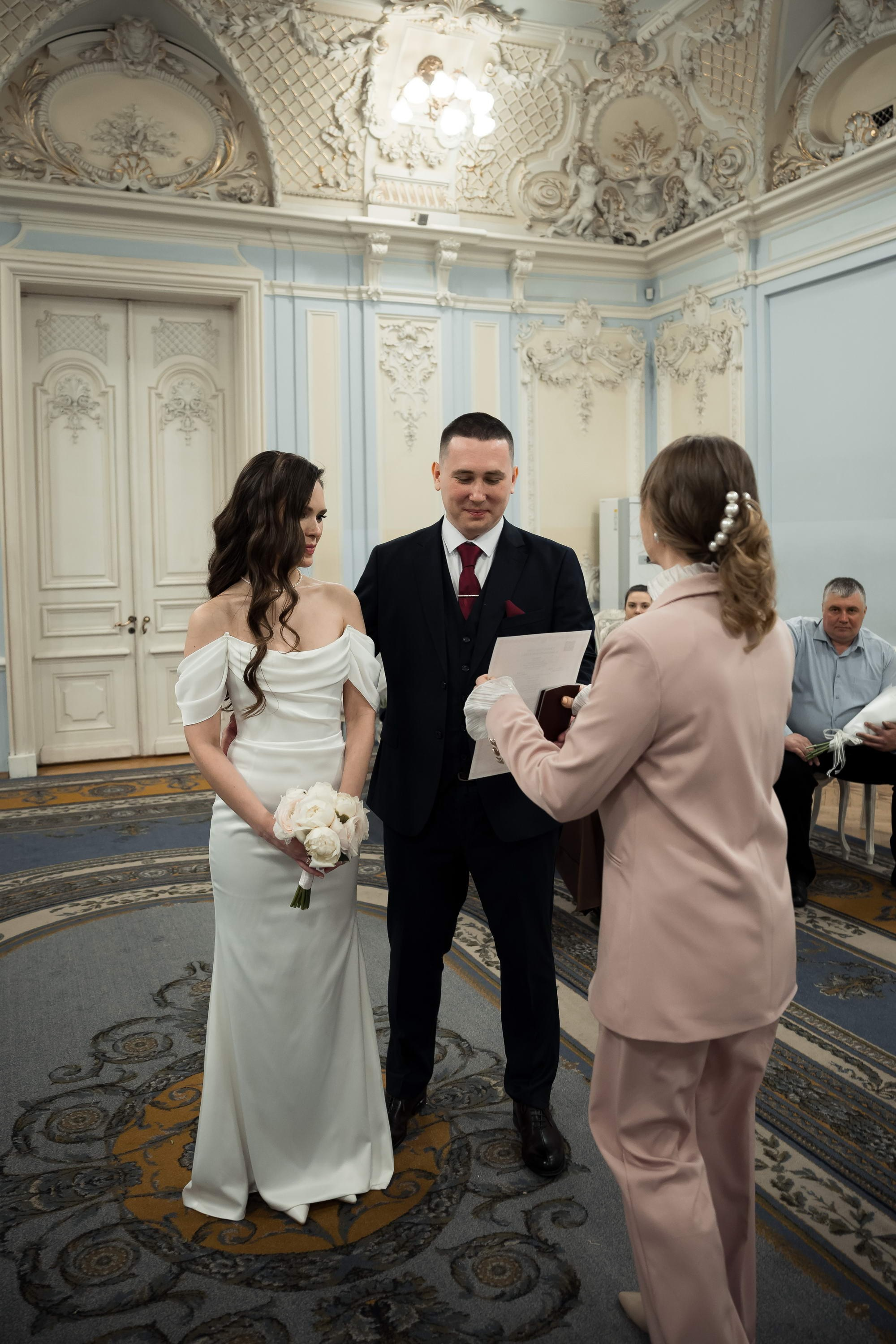 Свадебная фотосессия на Фурштатской. Свадебный фотограф Игорь Брундасов 8PHOTO на свадьбу венчание загс СПб