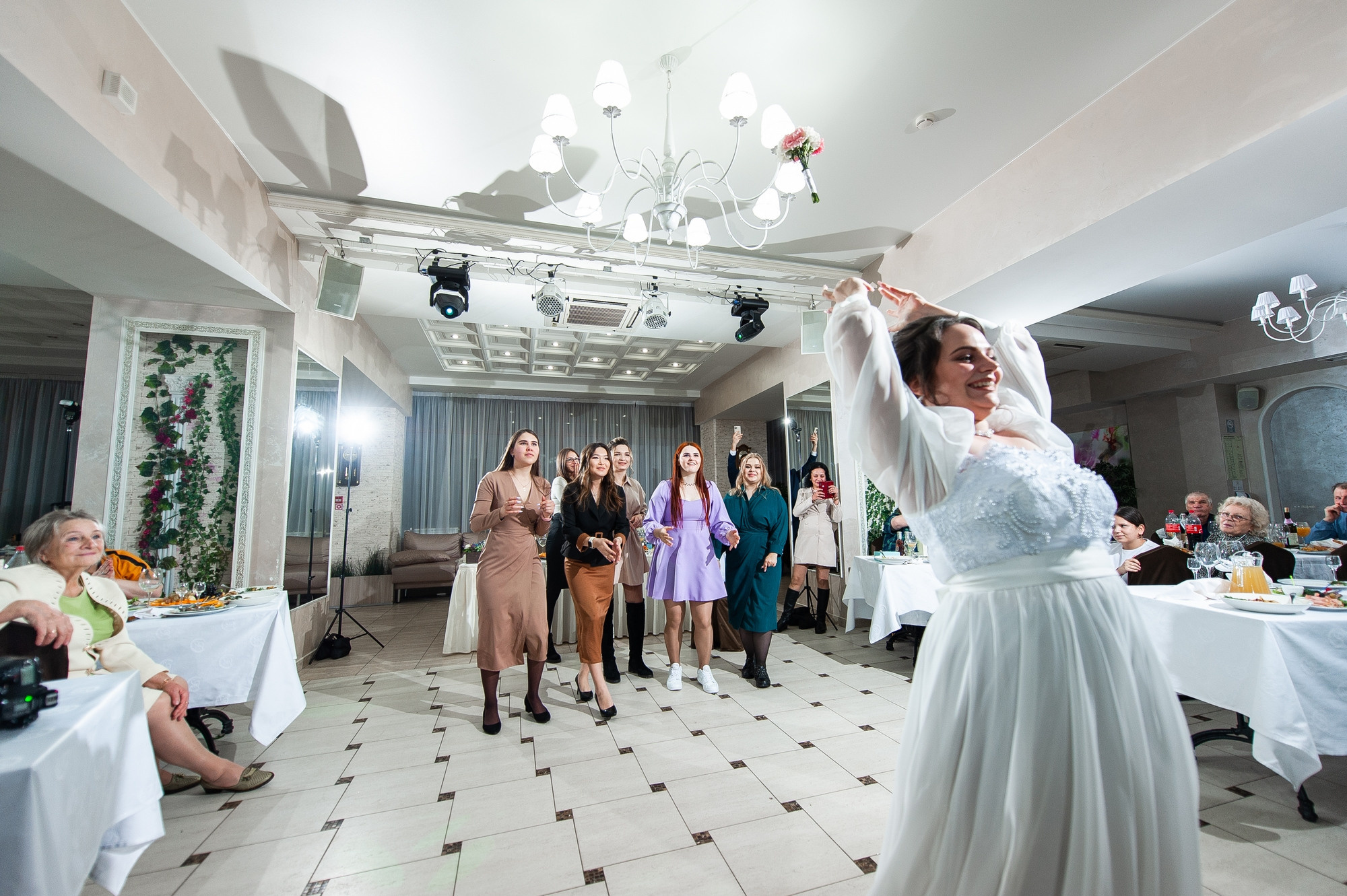 Из студии на банкет. Свадебный и семейный фотограф в Омске Мормулев Михаил