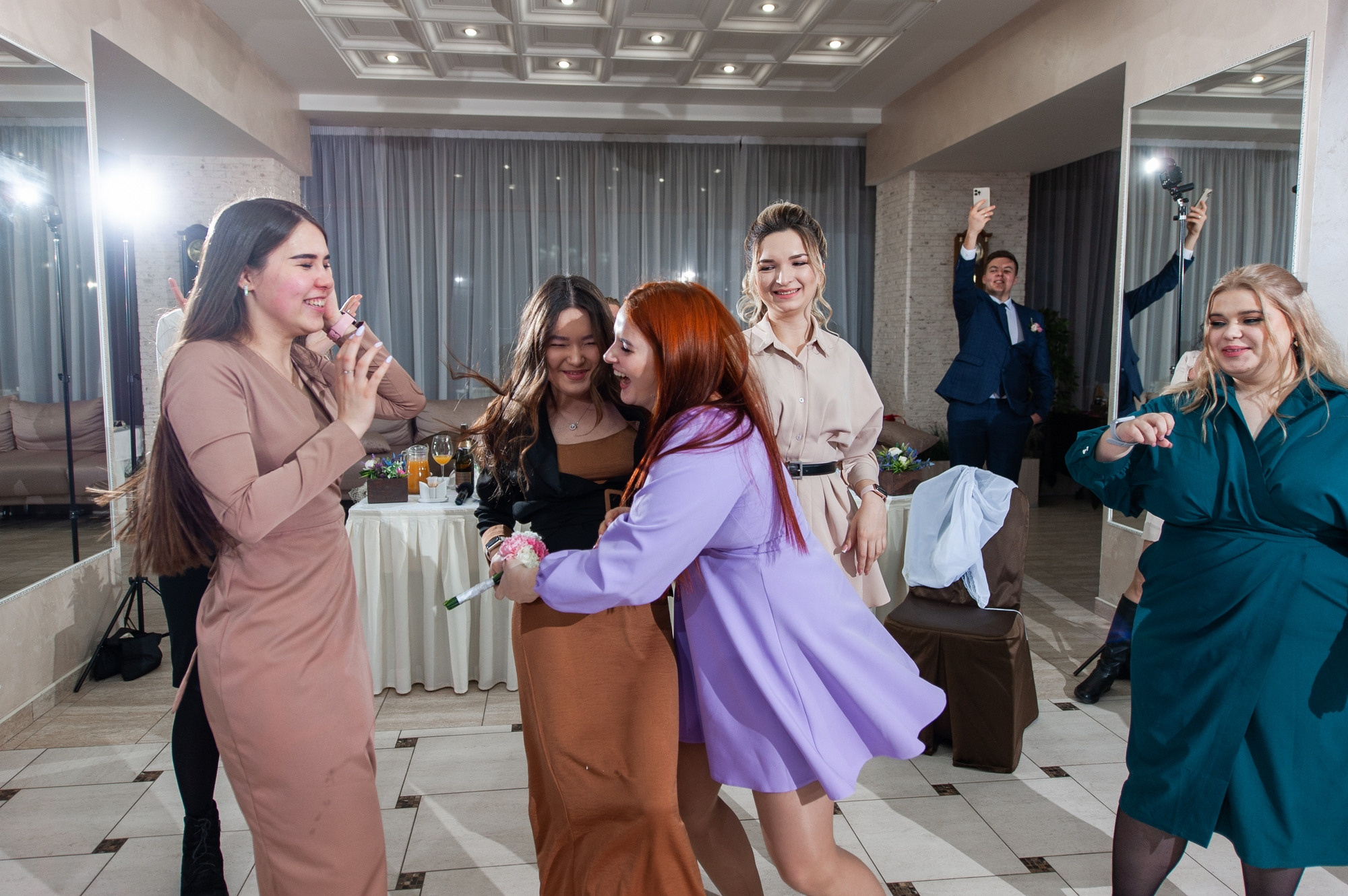 Из студии на банкет. Свадебный и семейный фотограф в Омске Мормулев Михаил