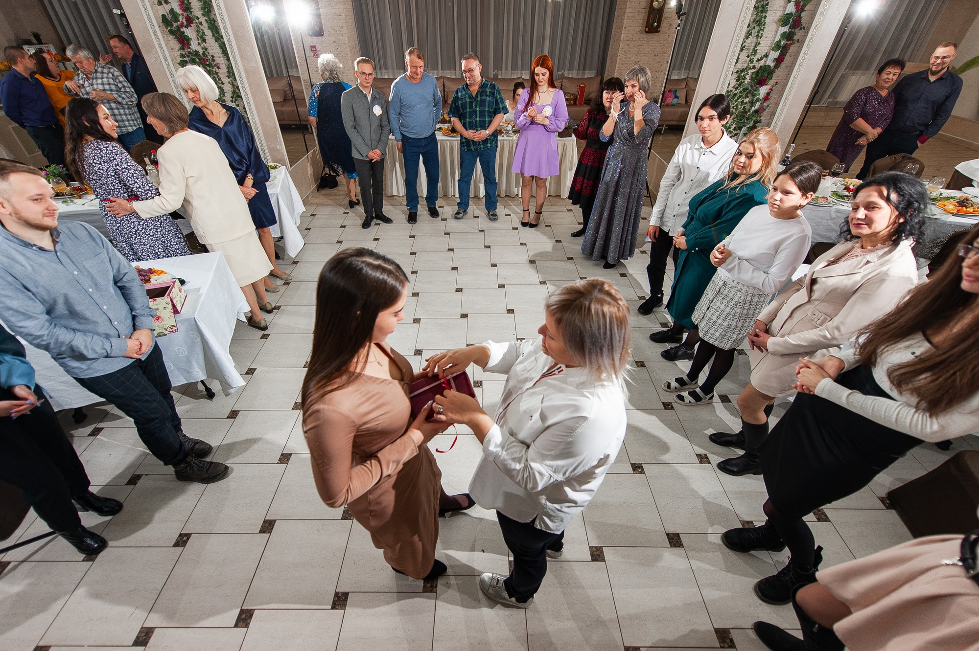 Из студии на банкет. Свадебный и семейный фотограф в Омске Мормулев Михаил
