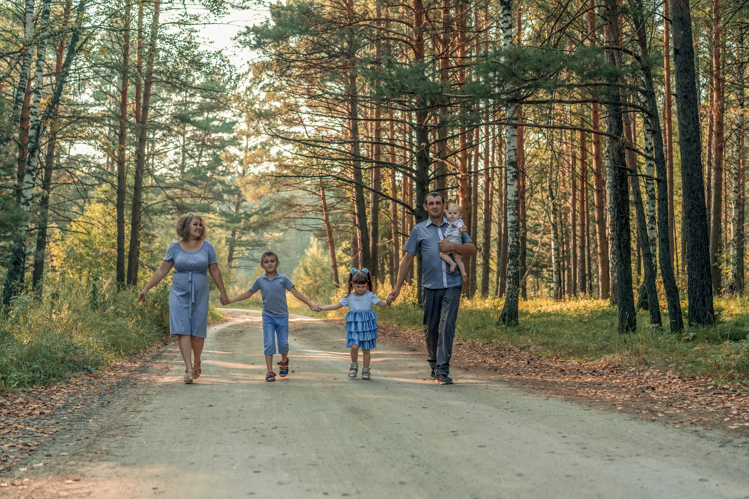 семейная фотосессия, семейный фотограф Красноярск, фотопрогулка семьей