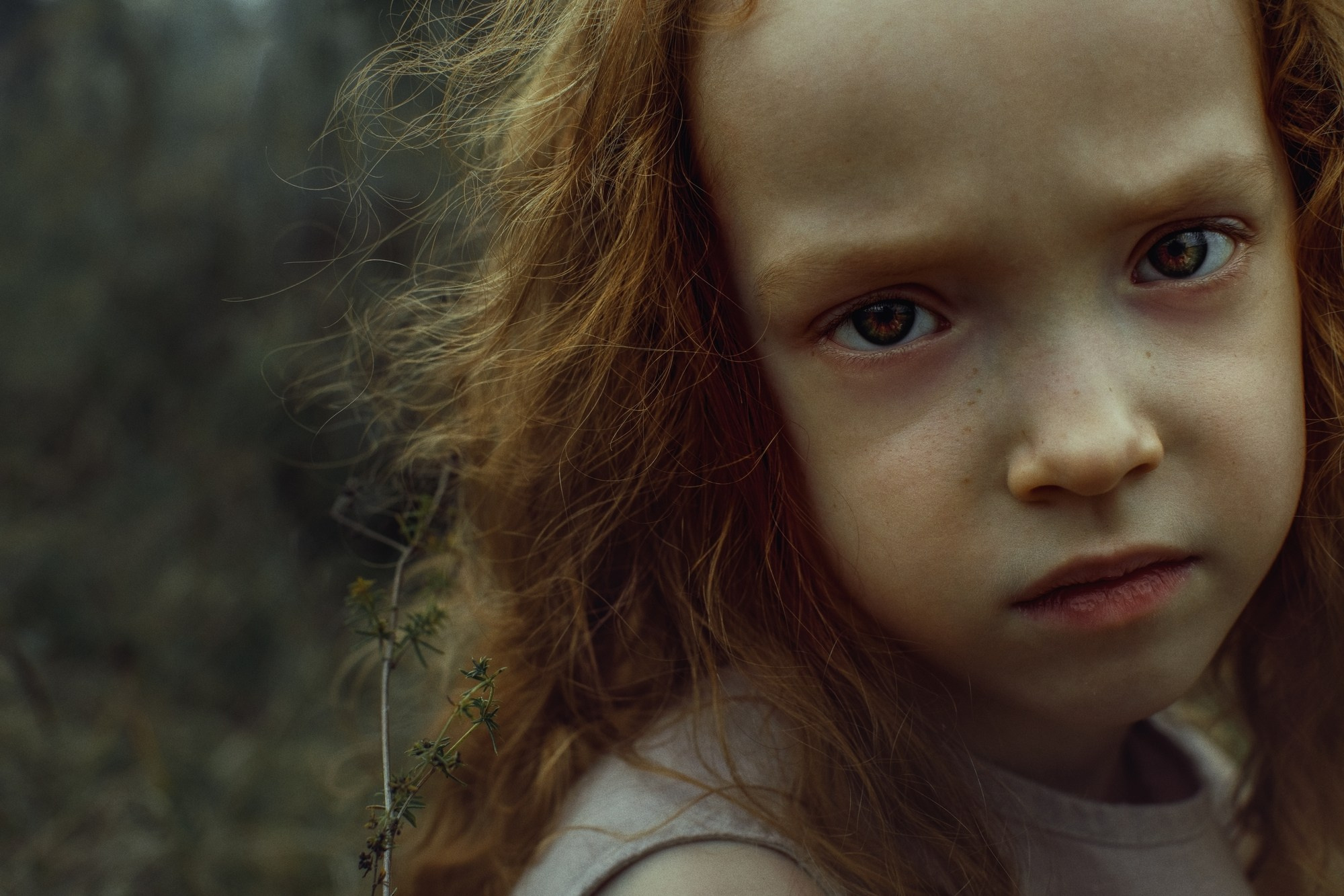 детский портрет, фото ребенка на природе, детская фотосессия, красивая детская фотография, крупный портрет на фото