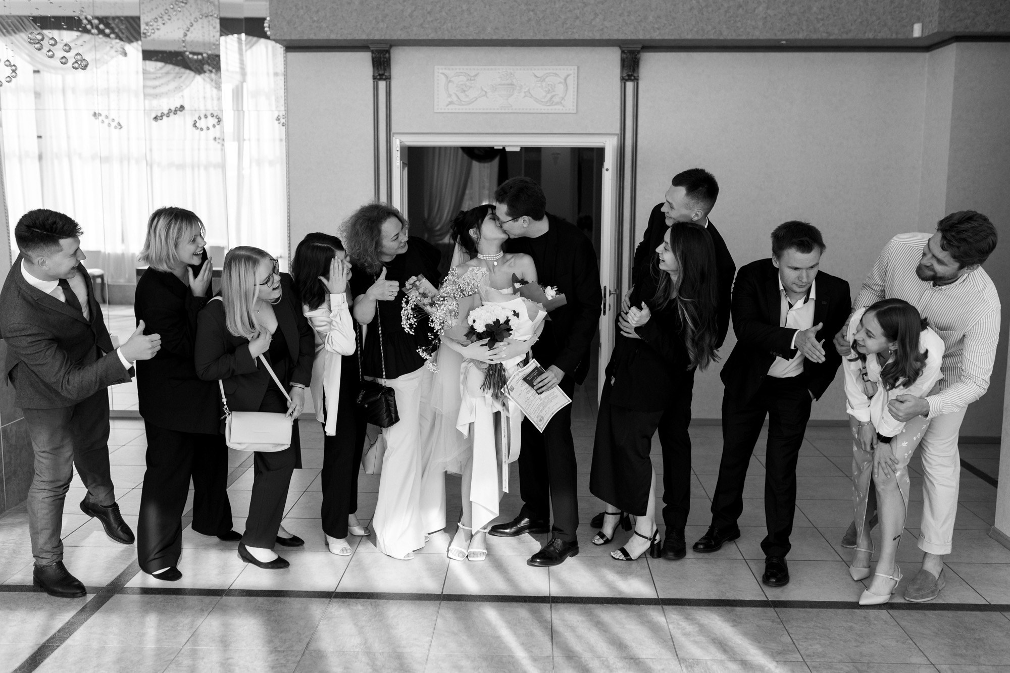 Свадебная фотосессия на Исаакиевской площади. Свадебный фотограф СПБ