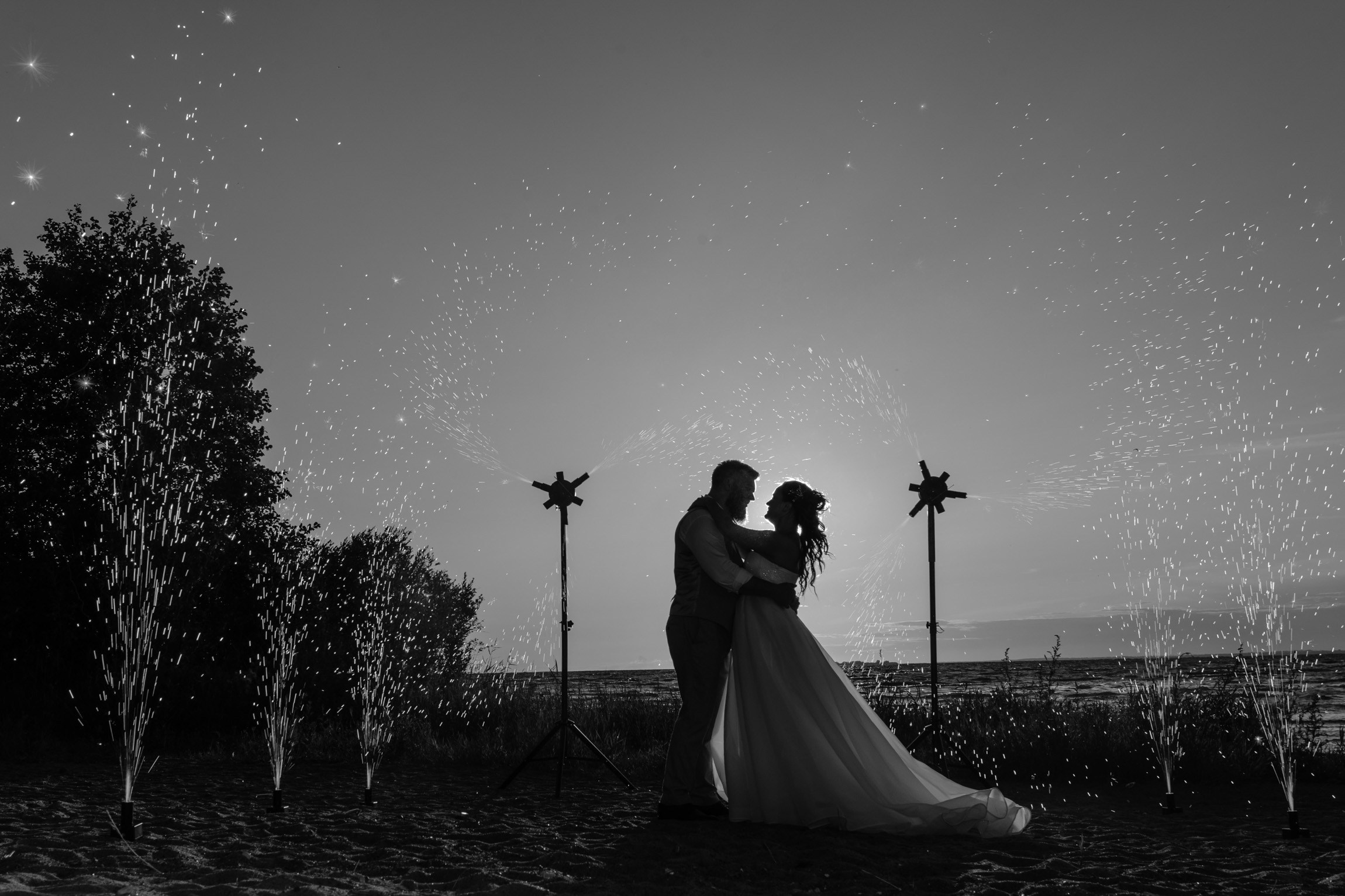 Свадебная фотосессия на финском заливе. Свадебный фотограф СПБ