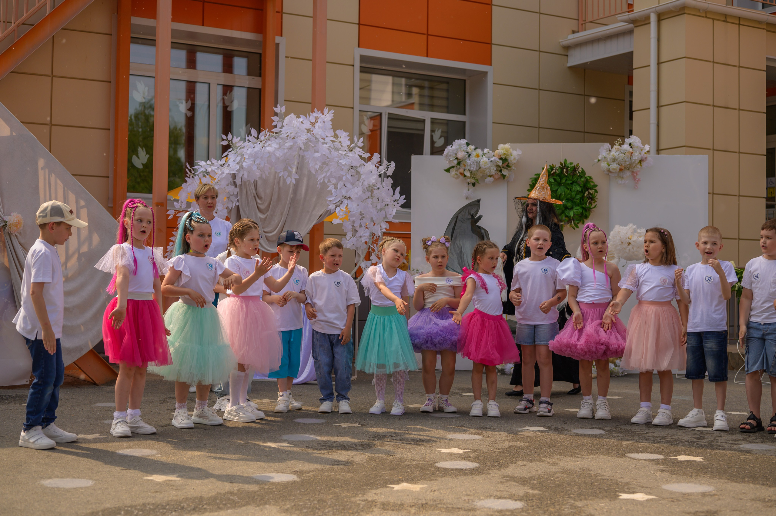 Репортаж выпускного группа «Фантазёры» 3 садик. Фотограф новорожденных, семейный детский в Тюмени Татьяна Морозова