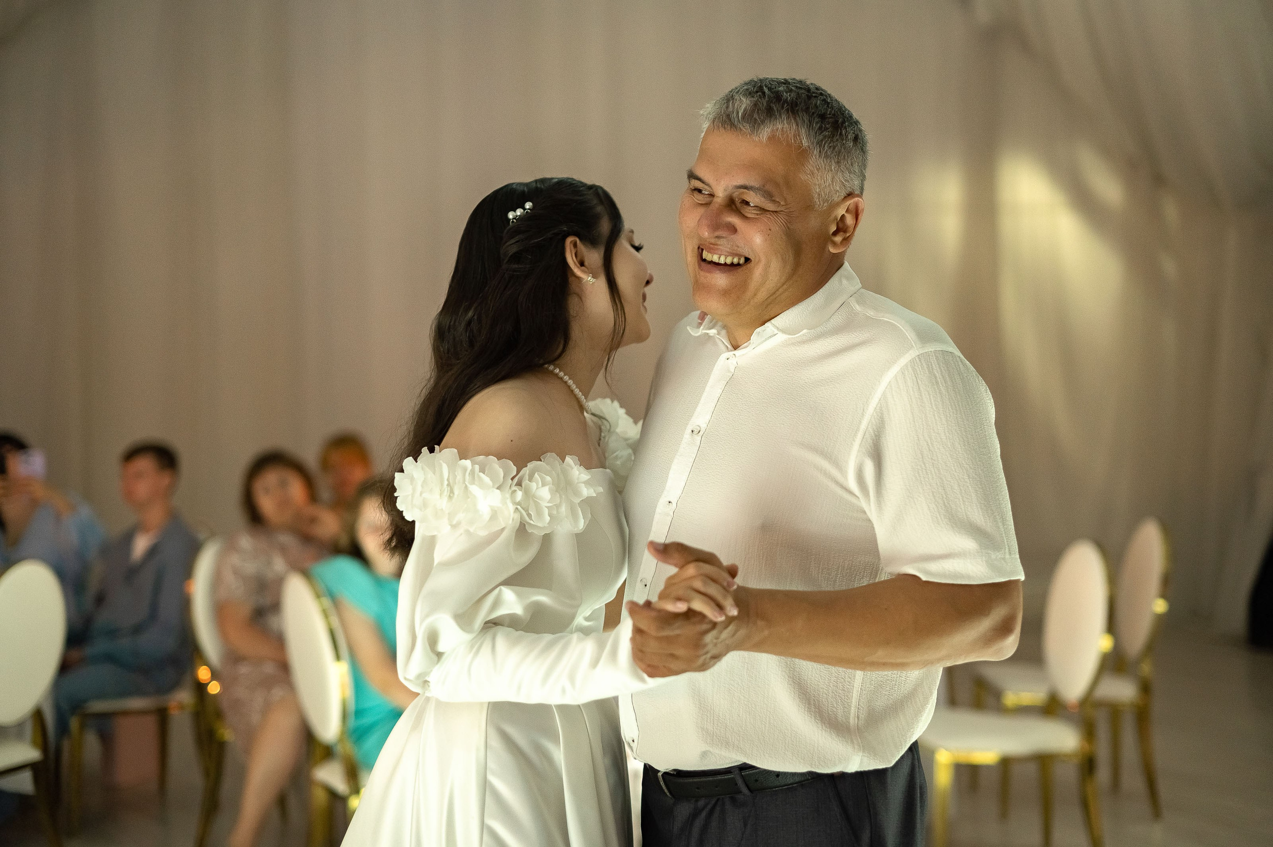 Одним солнечным днем на берегу реки. Евгений Нисковских — свадебный и репортажный фотограф в Тюмени