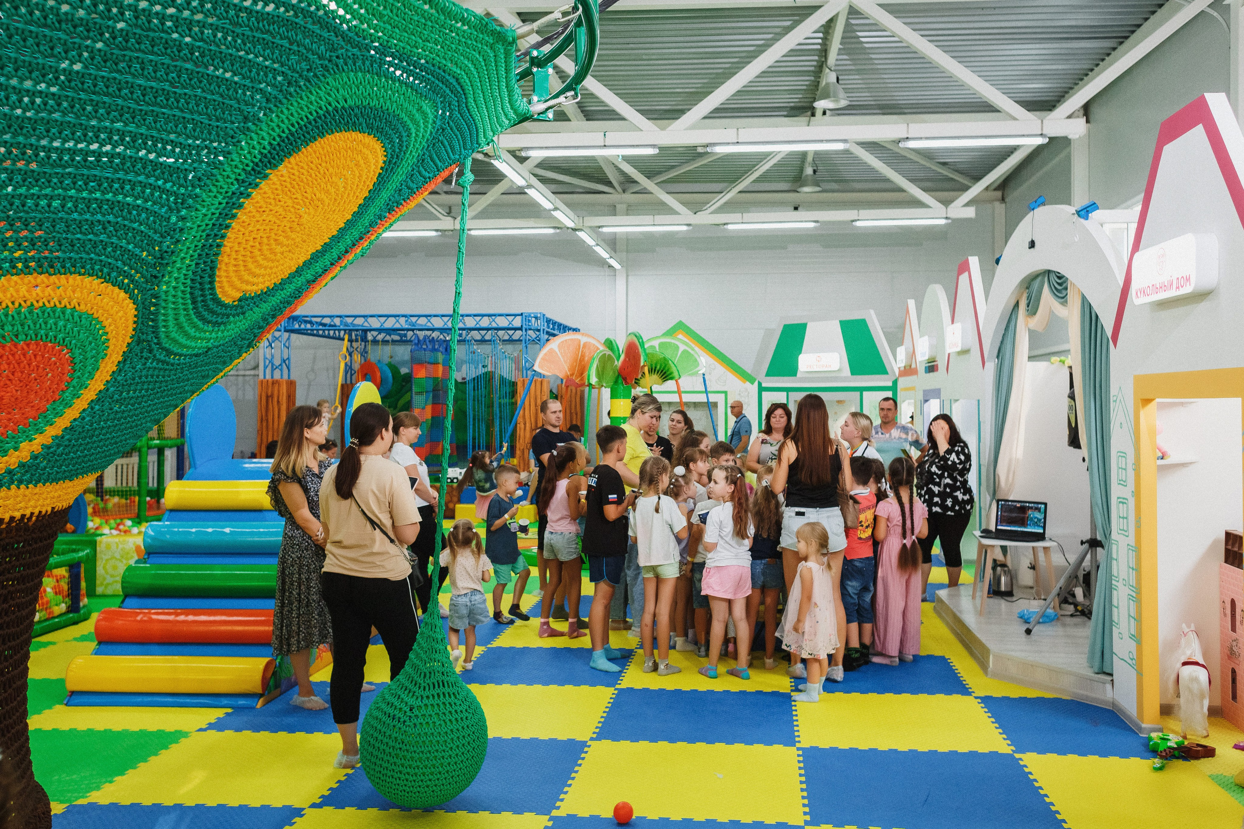 Волшебные моменты: детский праздник в игровой Клумба, Таганрог. Свадебный и семейный фотограф в Таганроге Бакарюк Антон