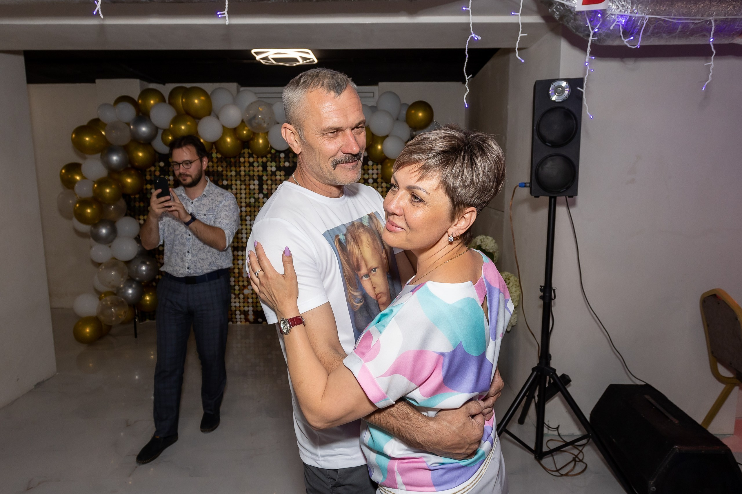 Вручение аттестата и выпускной вечер. Выпускные альбомы Майкоп, Краснодар Елена Золотарева