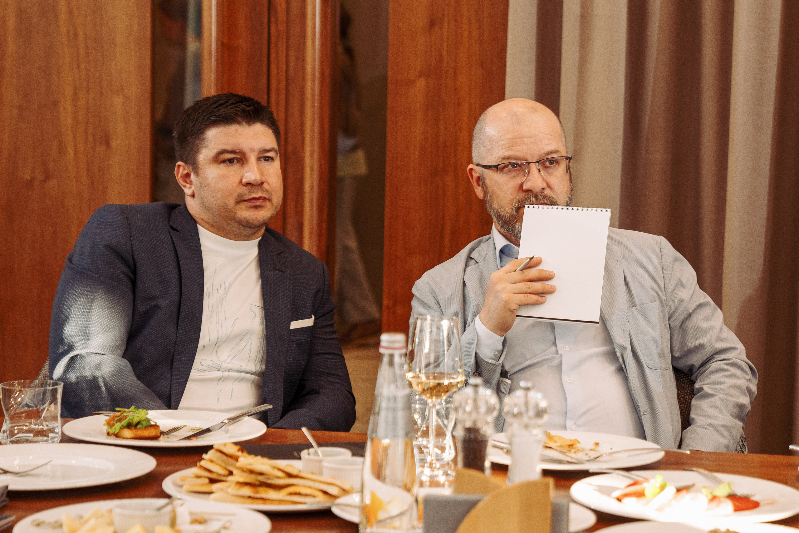 Фотосъемка делового обеда и презентации для инвесторов. Саша Потапкин Фотограф. Сочи, Екатеринбург, Москва