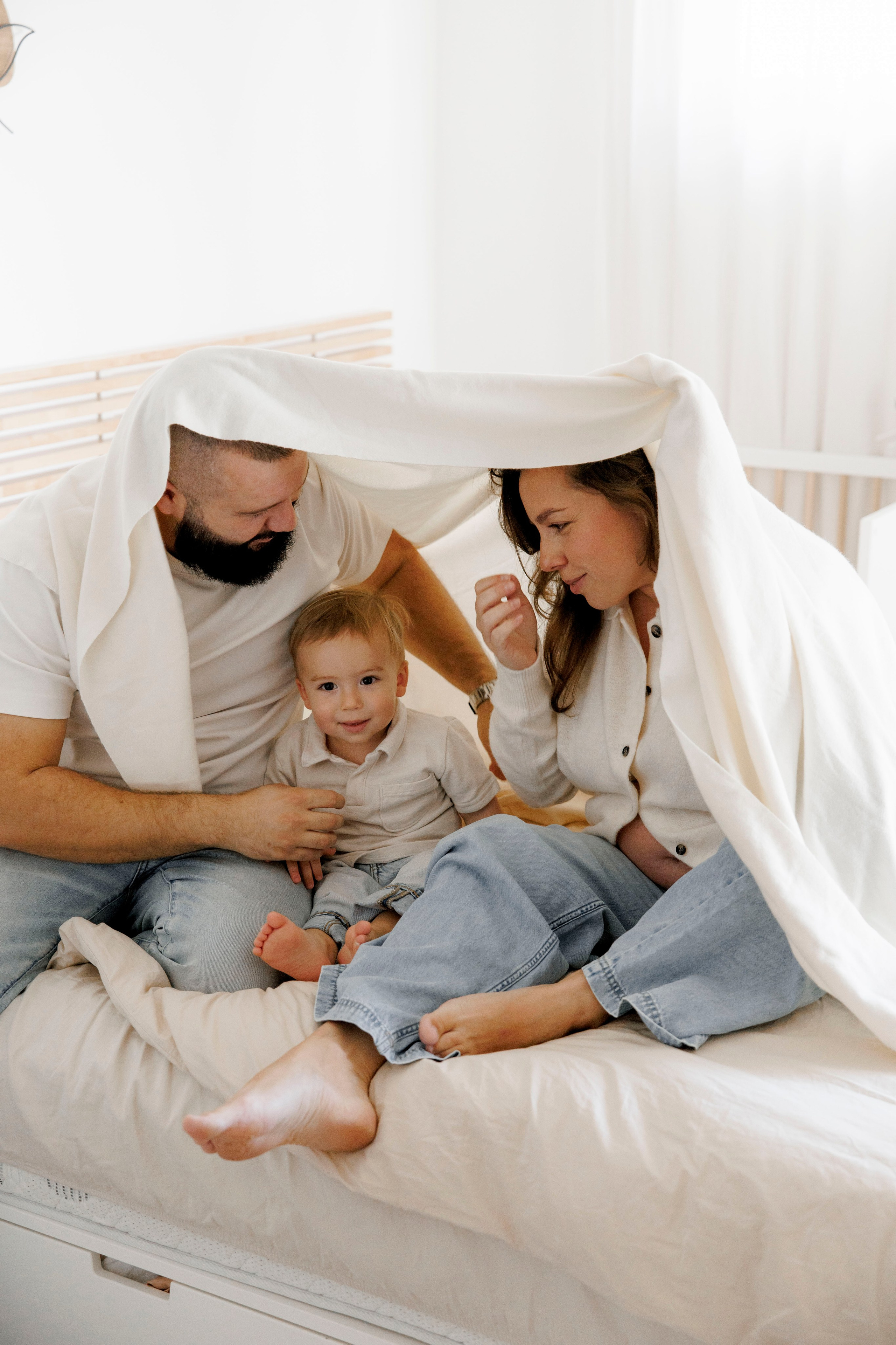 Pregnancy & Family photoshoot at home. Wedding and family photographer