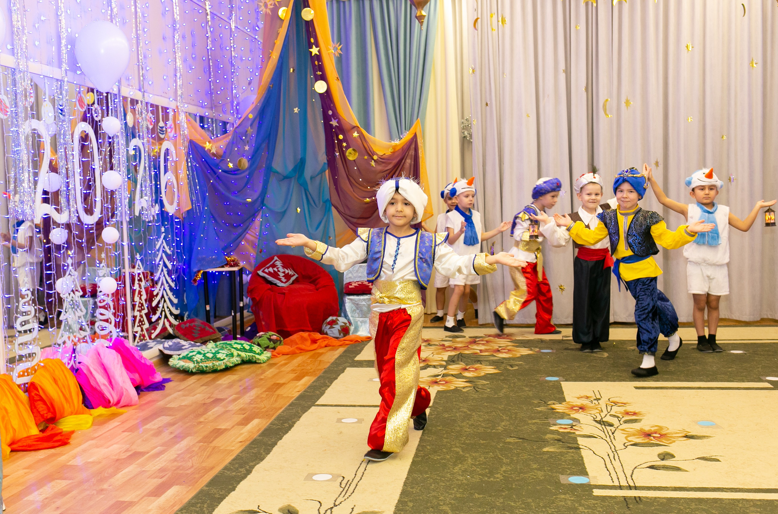 Выпускные и Утренники. Фотограф новорожденных и семейный фотограф НСО г. Бердск Марина Львова