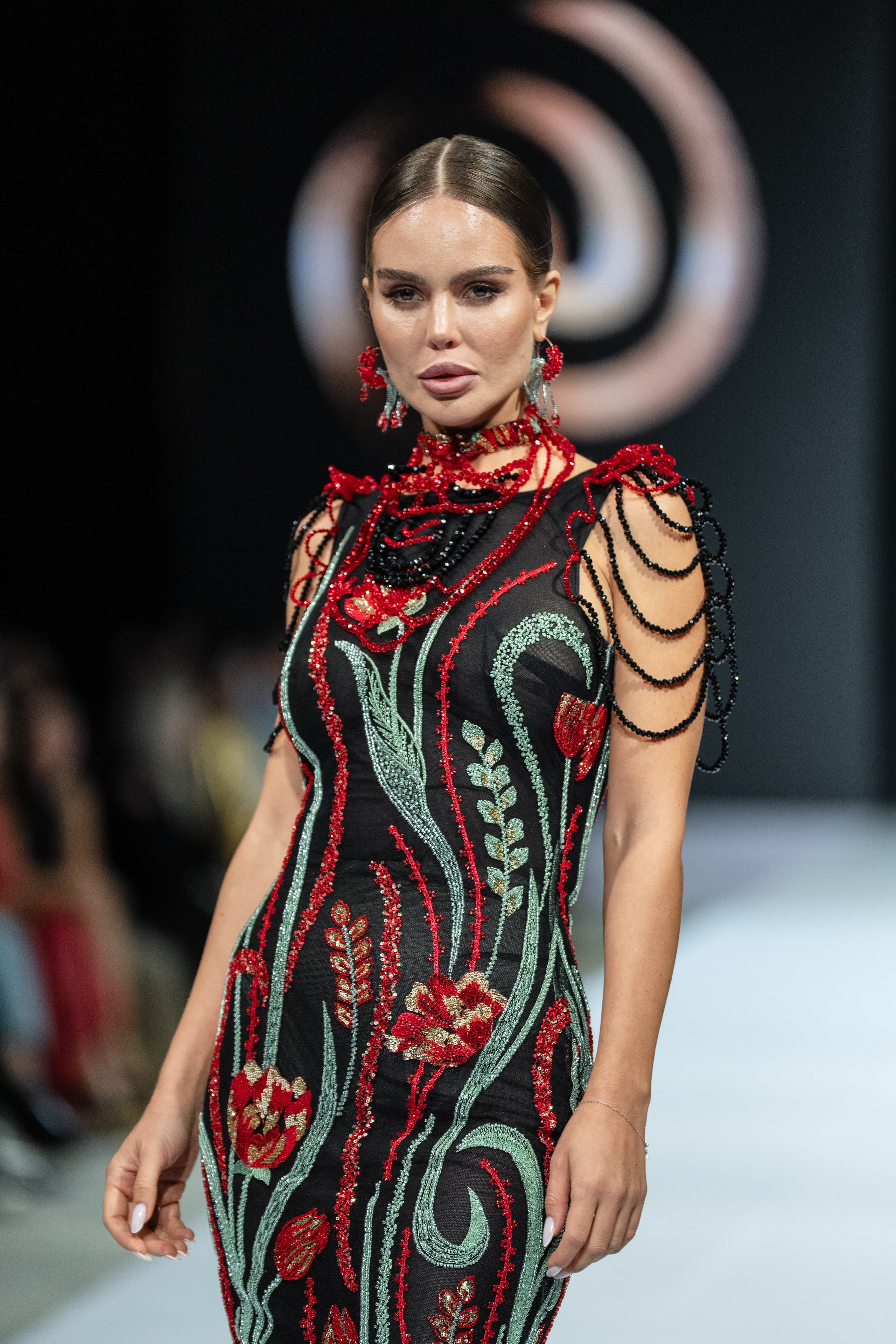 EURASIAN FASHION WEEK Rina Collection. Сайт Алматинского НЮ АРТ, будуар и фэшн фотографа Дениса Карпенко