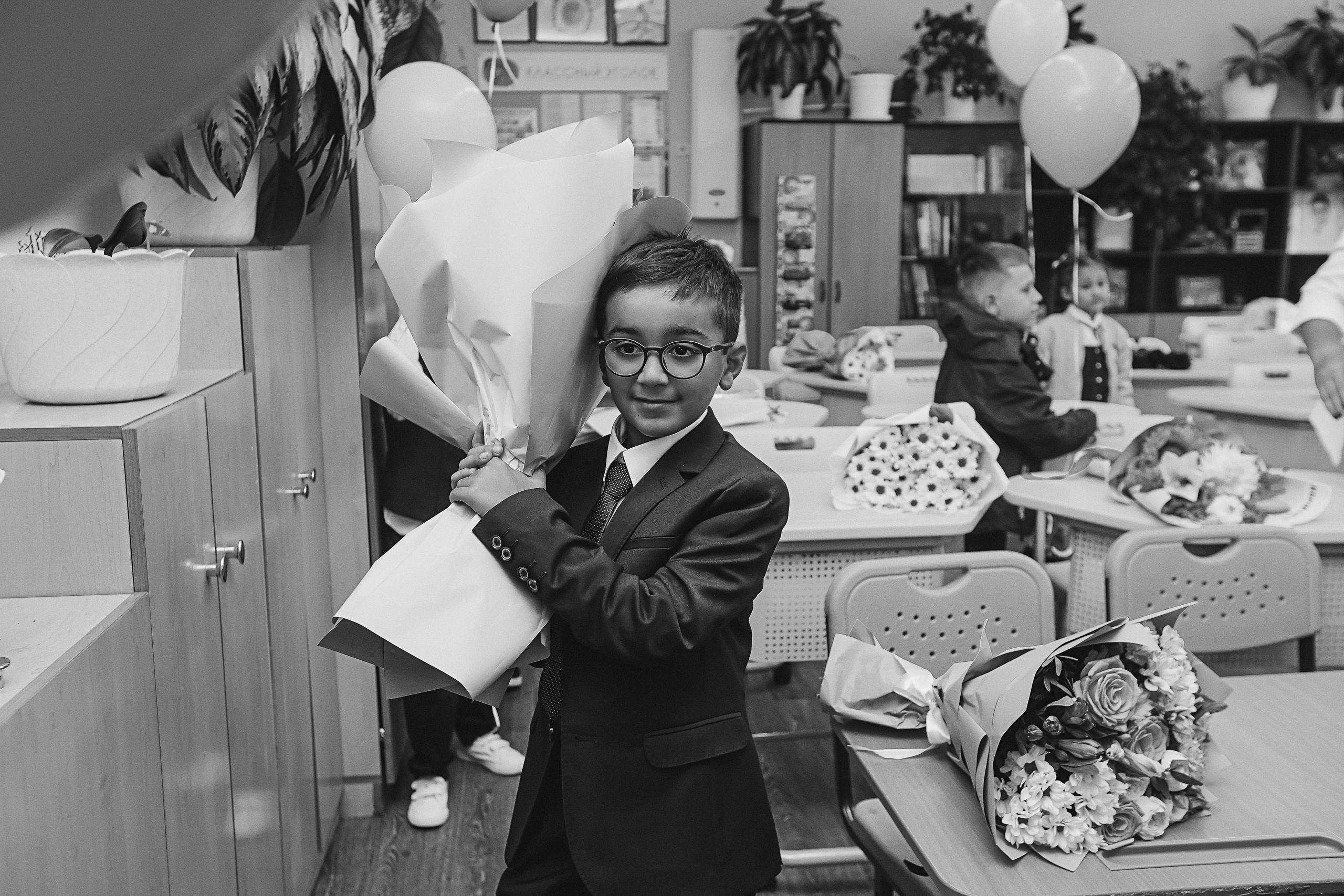 1 сентября линейка+кл час+портреты. Семейный фотограф Тюмень, фотограф на роды Салмина Мария