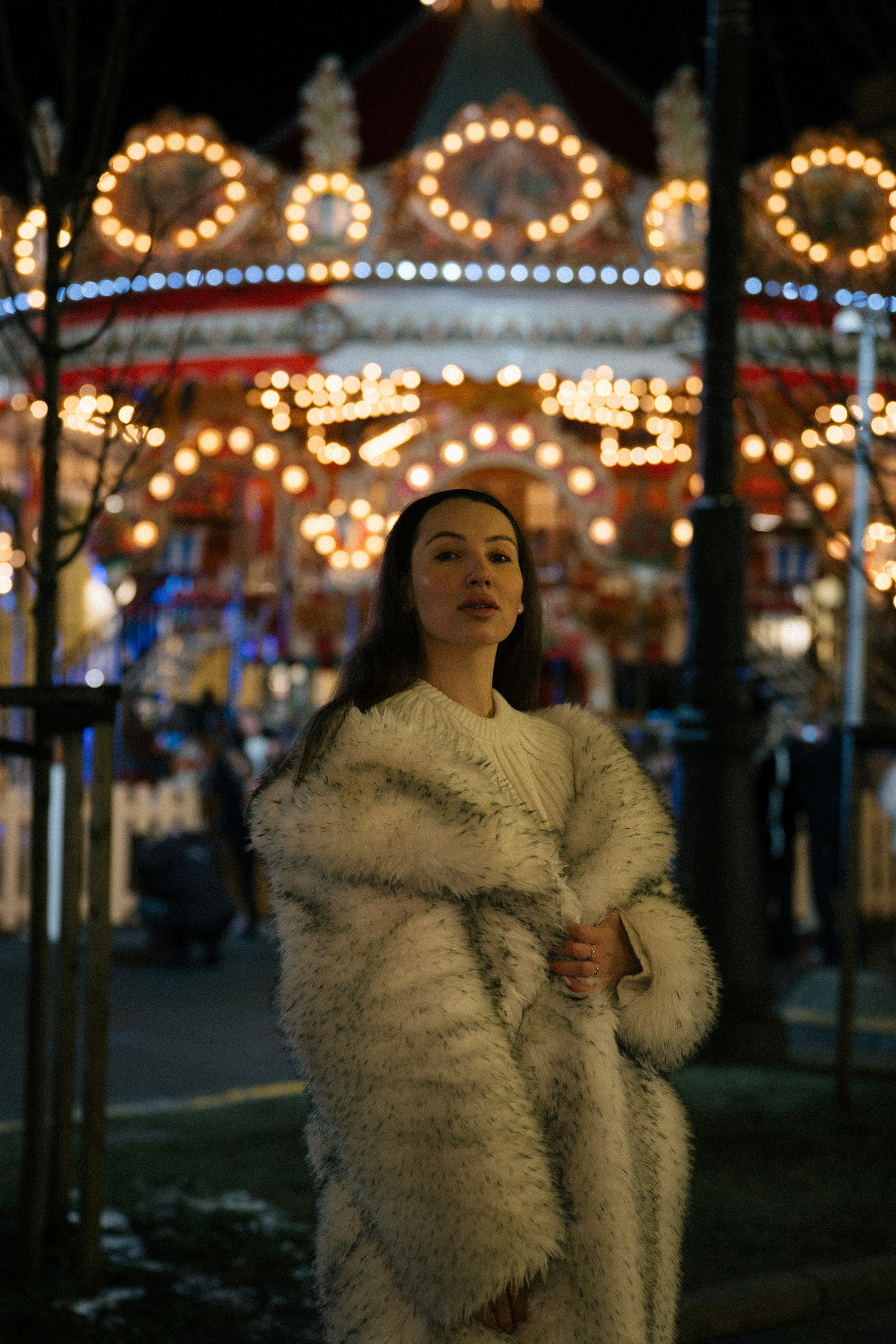 ПРОГУЛКА НА МАНЕЖНОЙ ПЛОЩАДИ ДЛЯ ДЕВУШКИ ПЕРЕД НОВЫМ ГОДОМ (НОВОГОДНЯЯ ФОТОСЕССИИЯ НА МАНЕЖНОЙ ПЛОЩАДИ). Профессиональный фотограф, Санкт-Петербург — Виктория Богомолова