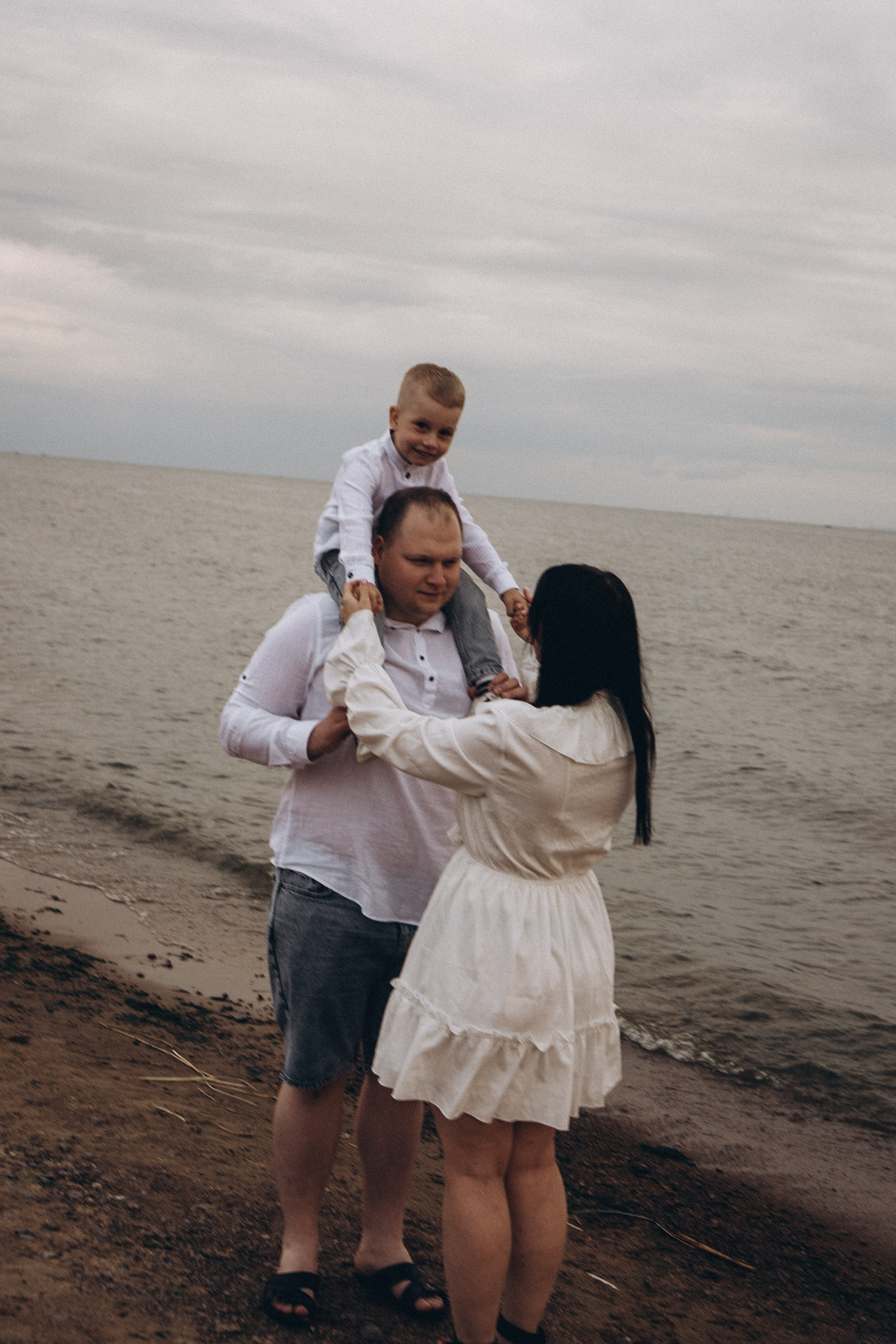 Семейная история на берегу залива. Профессиональный фотограф, Санкт-Петербург — Виктория Богомолова