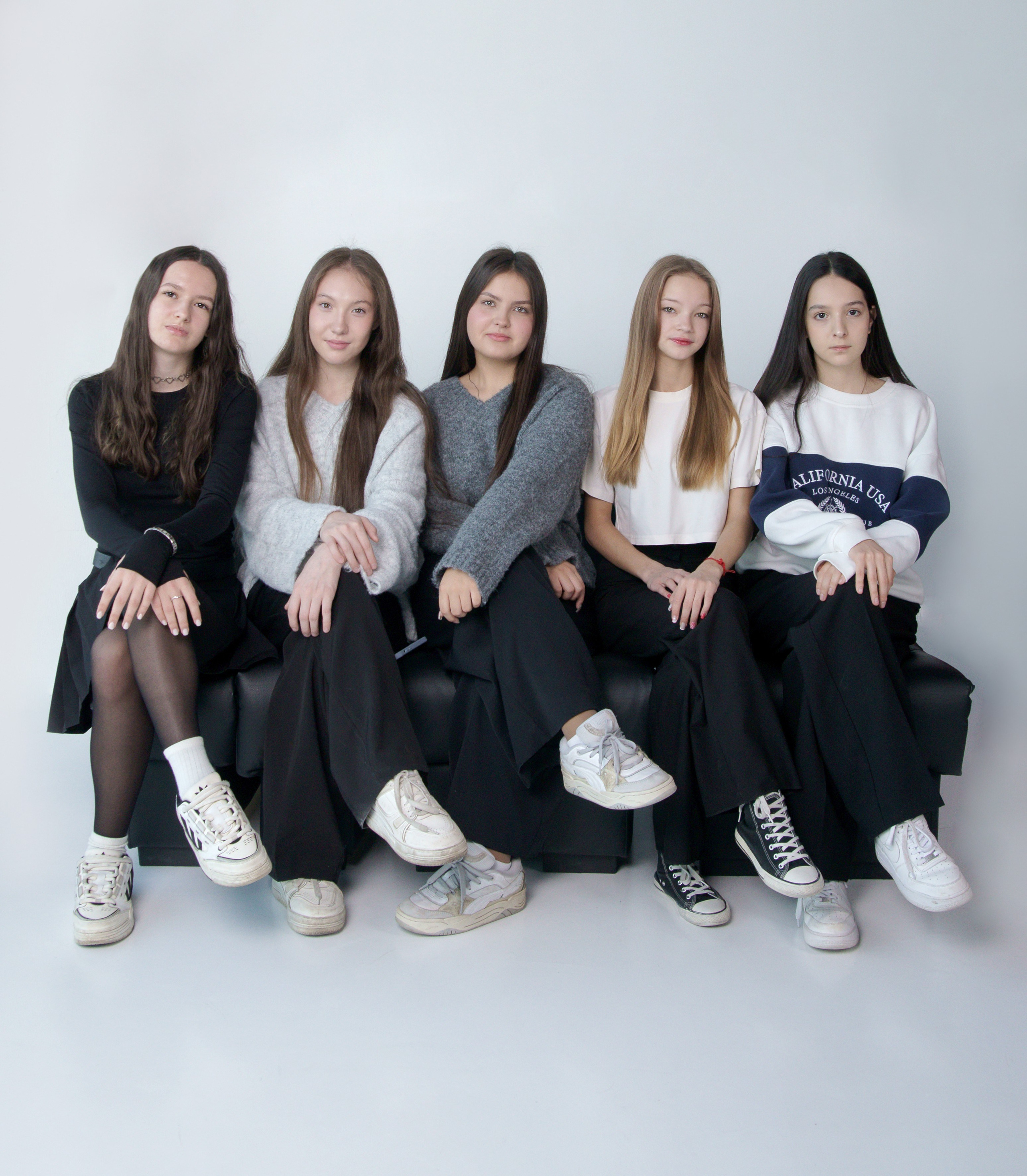 Фотосессия в студии выпускников 9 11 классов в Иркутске