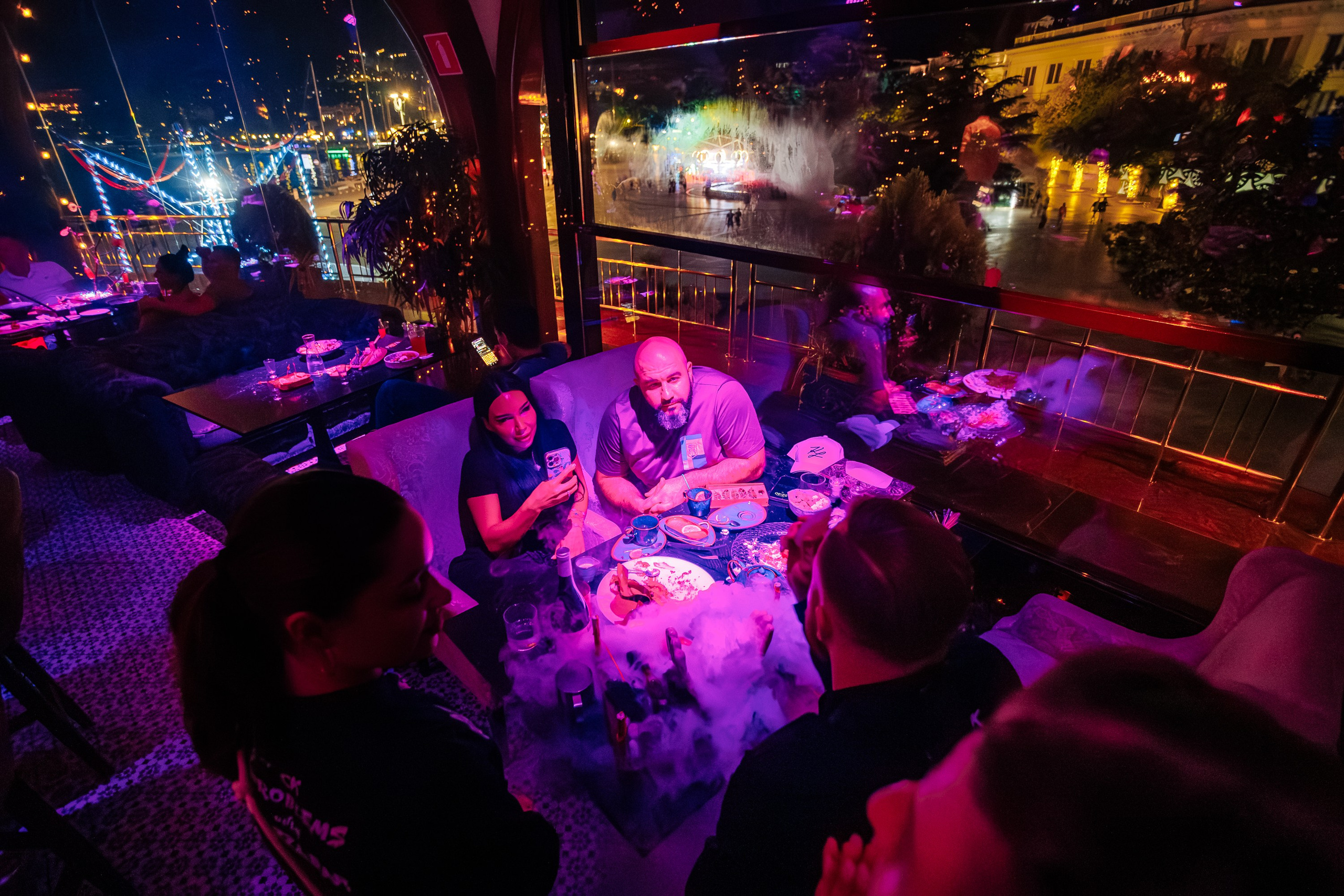 PTIZZA SHOW. Gold & Black in Ptizza Bar_Ялта_6.07.2025. Аминов Руслан | Фотограф