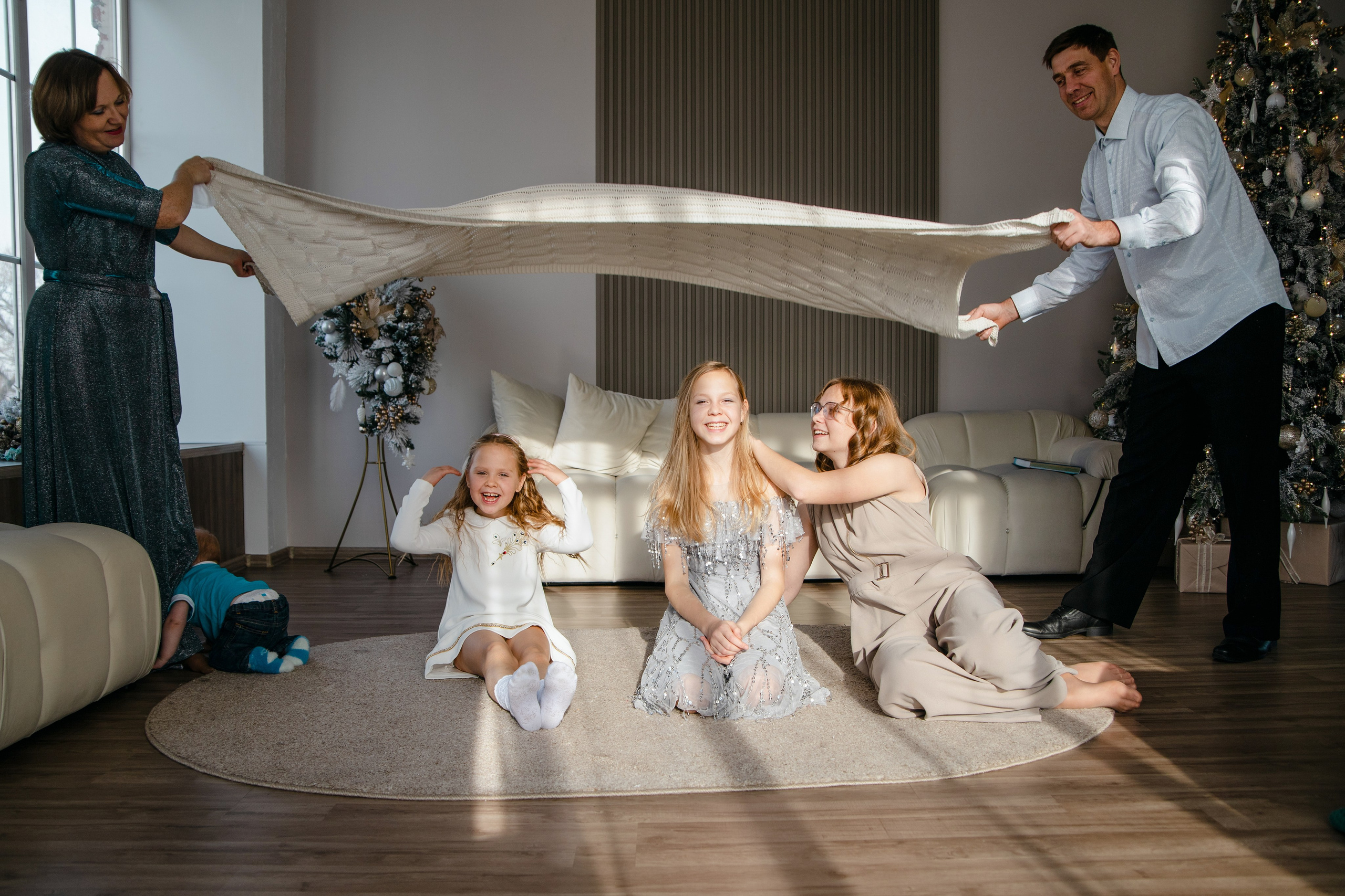 Семейная новогодняя фотосессия. Студийная съёмка. Арт-фотограф. Фотосъемка, авторские принты для интерьера