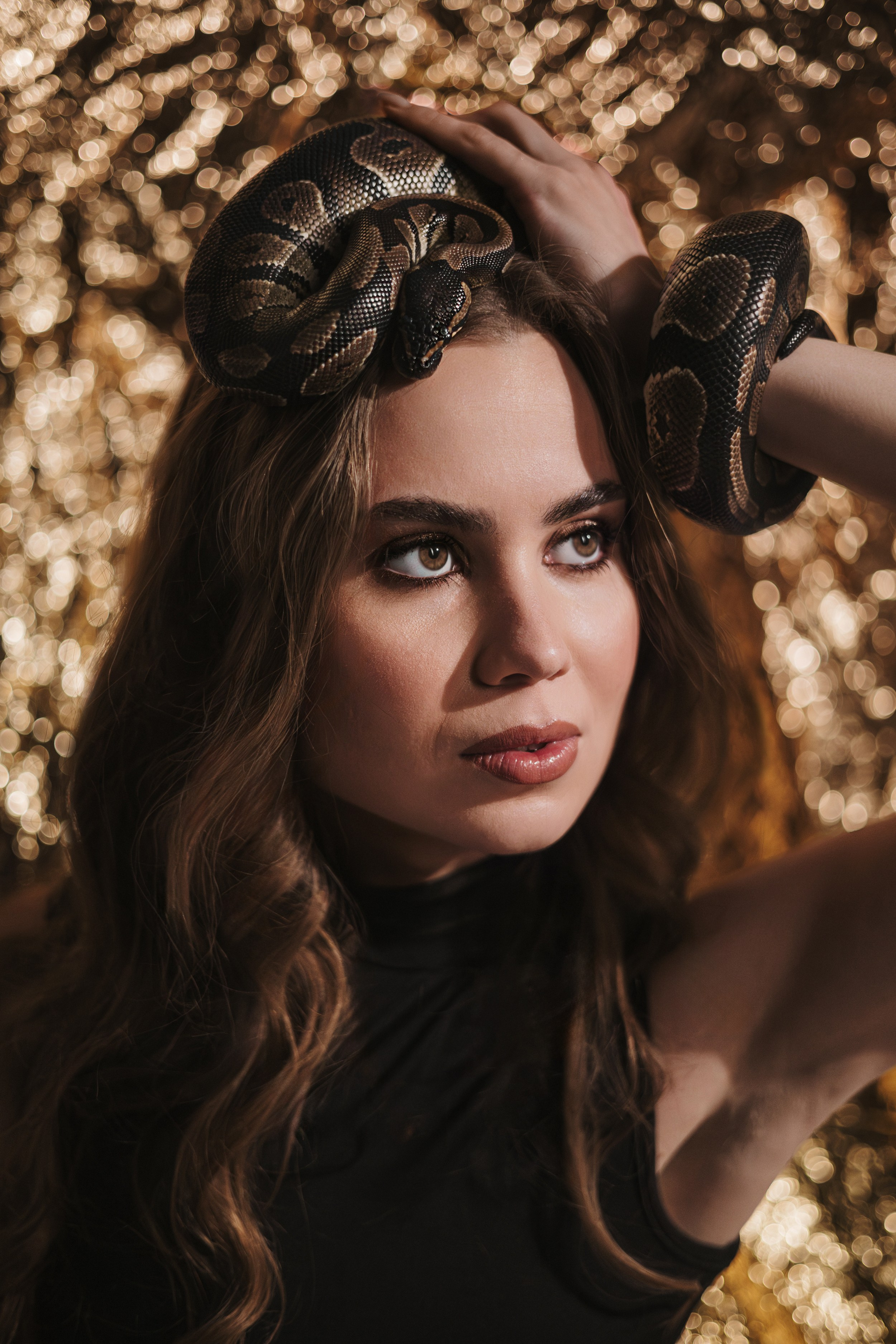 Яна — съёмка с питоном