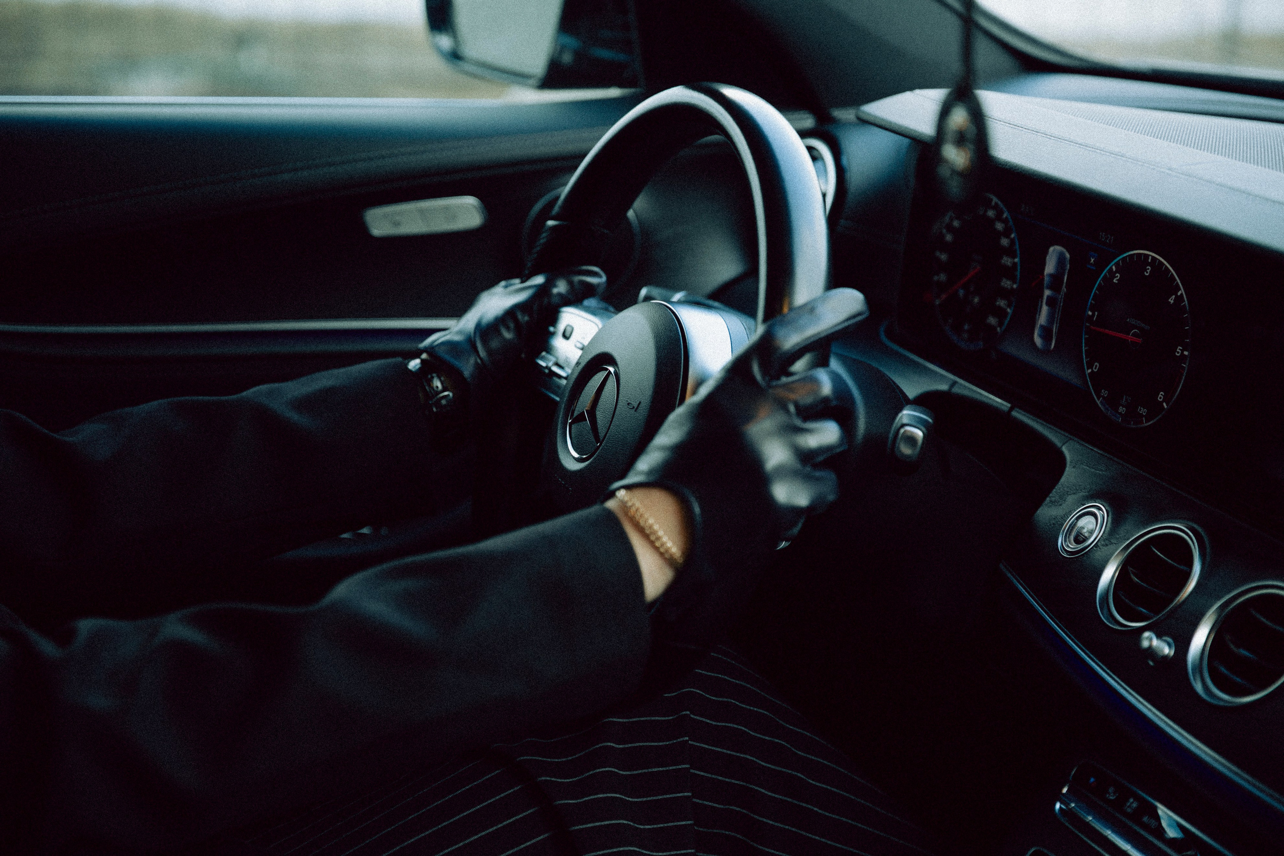 Марина. По следам Хельмута Ньютона. Евгения Мусатова — женский фотограф. Работаю в республике Удмуртия. Выезжаю на съемки в другие города