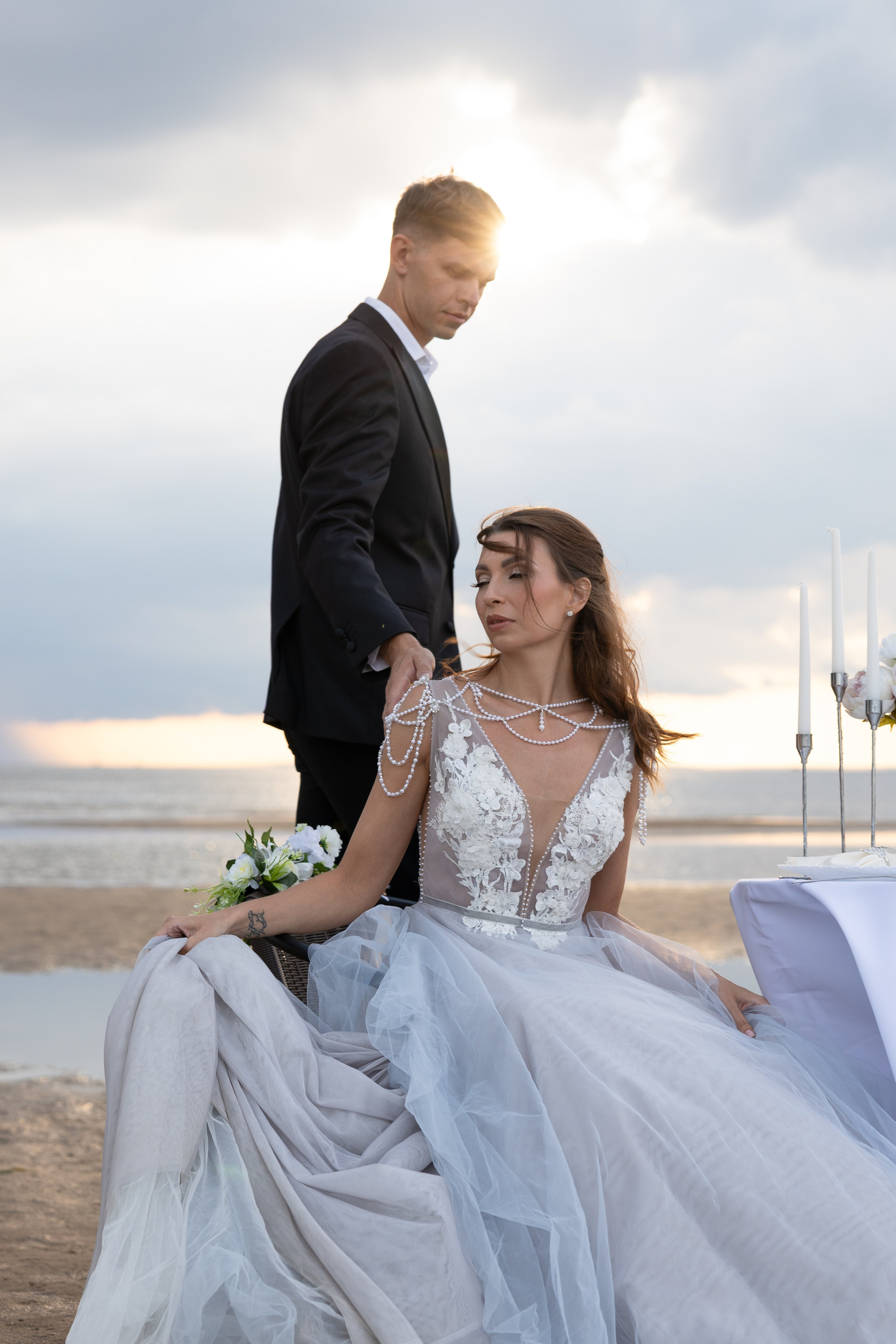 Свадебный ужин для двоих на берегу Финского залива. Фотограф в Санкт-Петербурге Вагнер Юлия