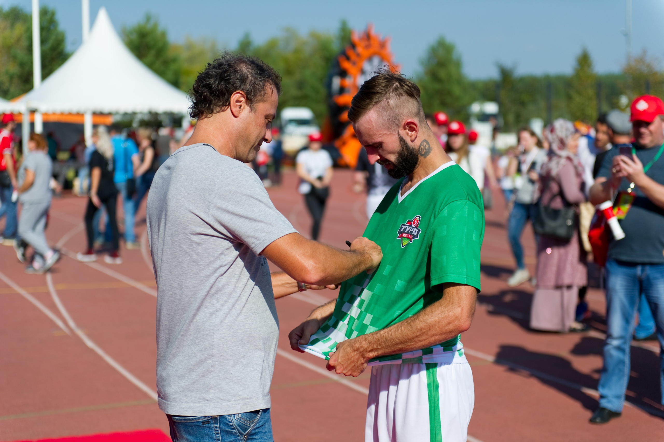 Турбофутбол (корпоративное соревнование «Пятерочки»). Репортажный фотограф и видеограф Слава Думчев. Тимбилдинги, отчетники, корпоративы
