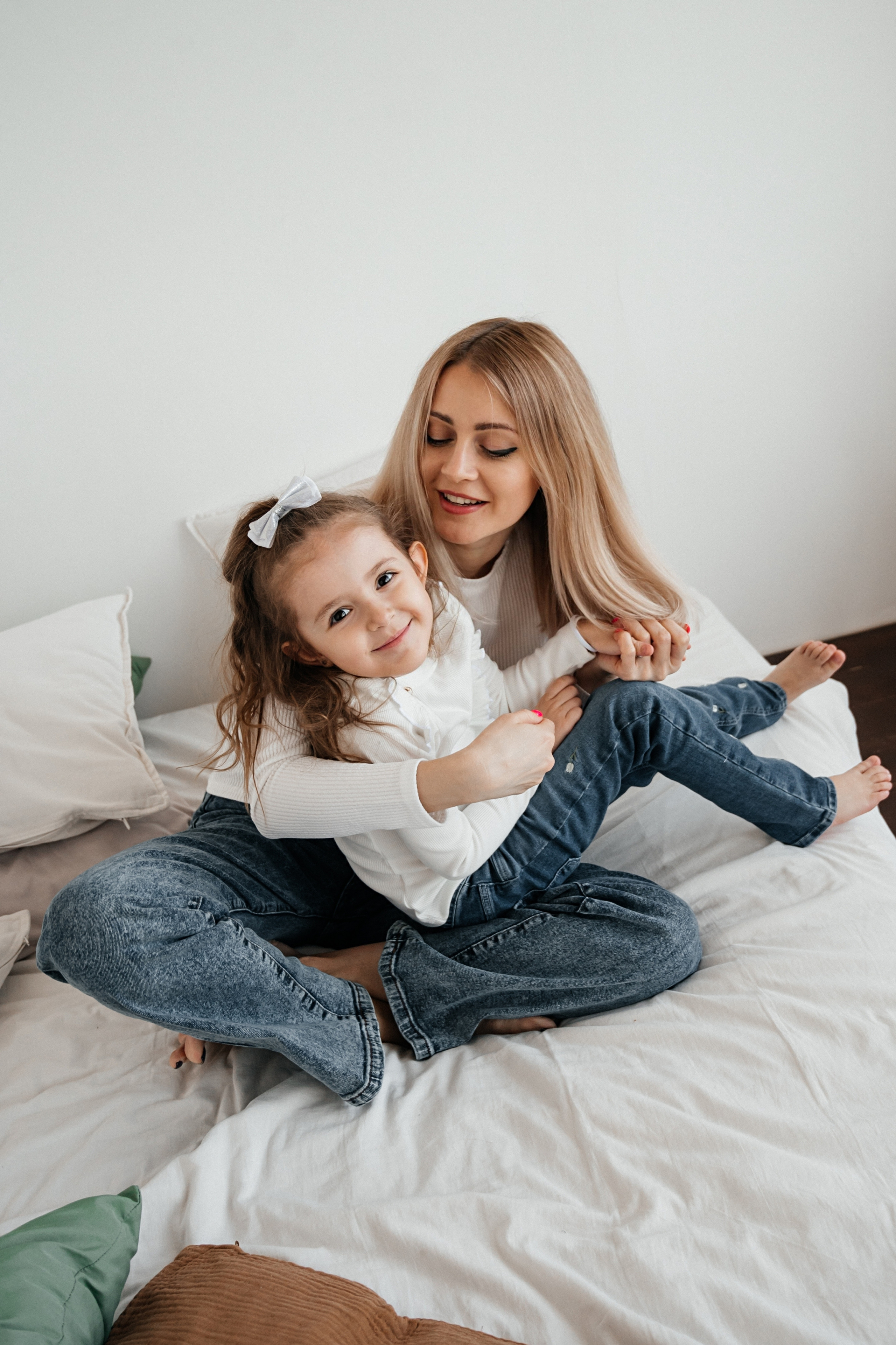 Юля и Софа в студии. Семейный фотограф в Оренбурге Анна Рожкова