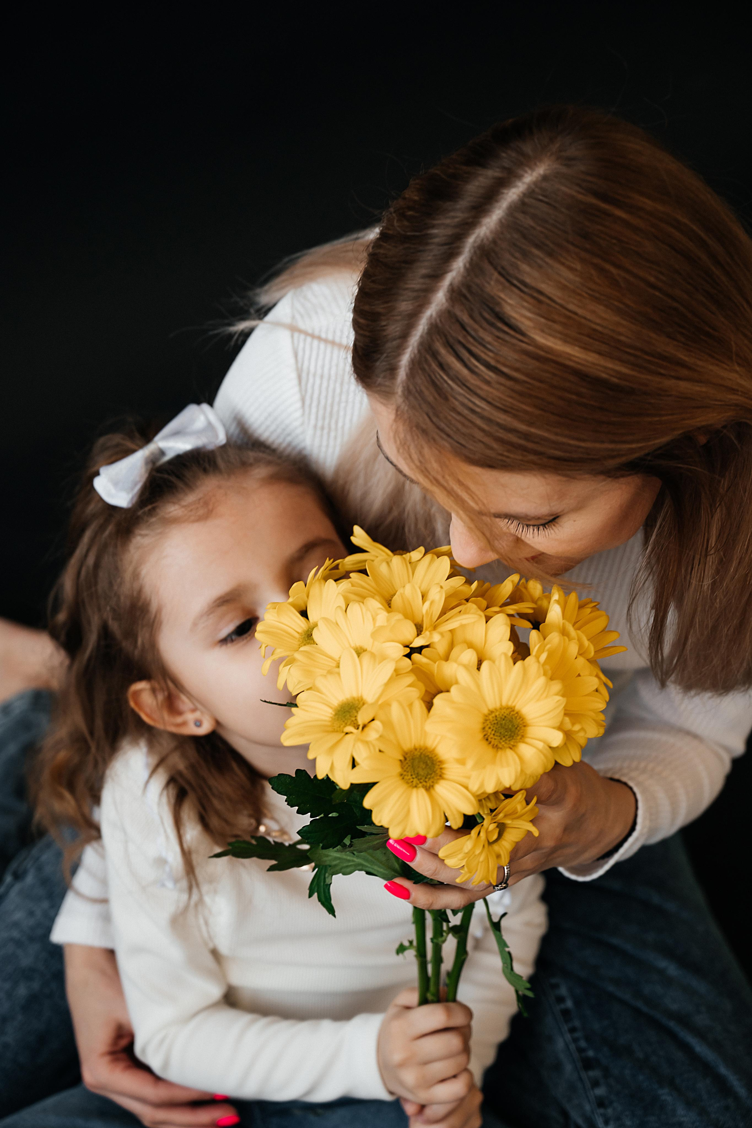 Юля и Софа в студии. Семейный фотограф в Оренбурге Анна Рожкова