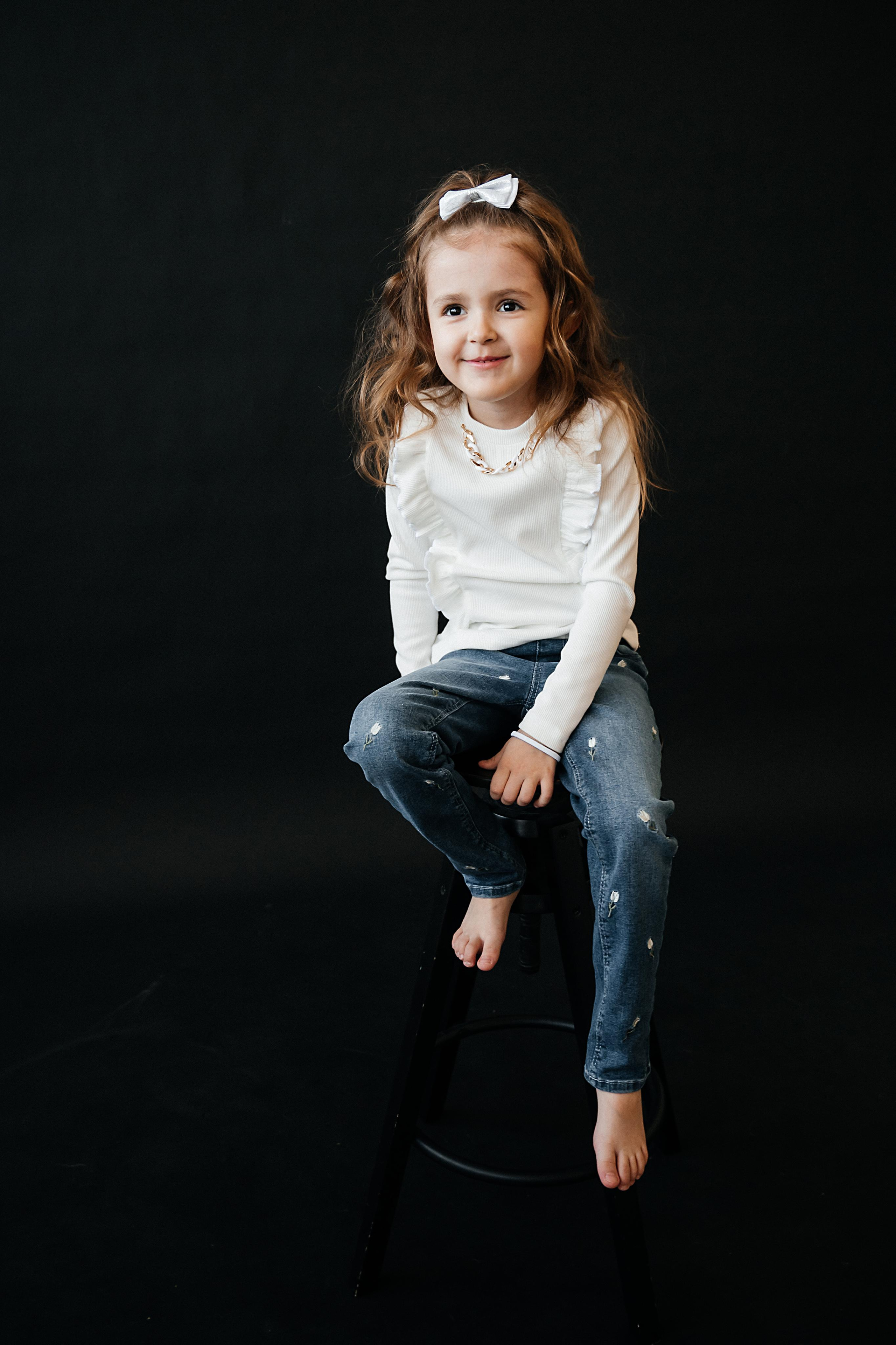 Юля и Софа в студии. Семейный фотограф в Оренбурге Анна Рожкова