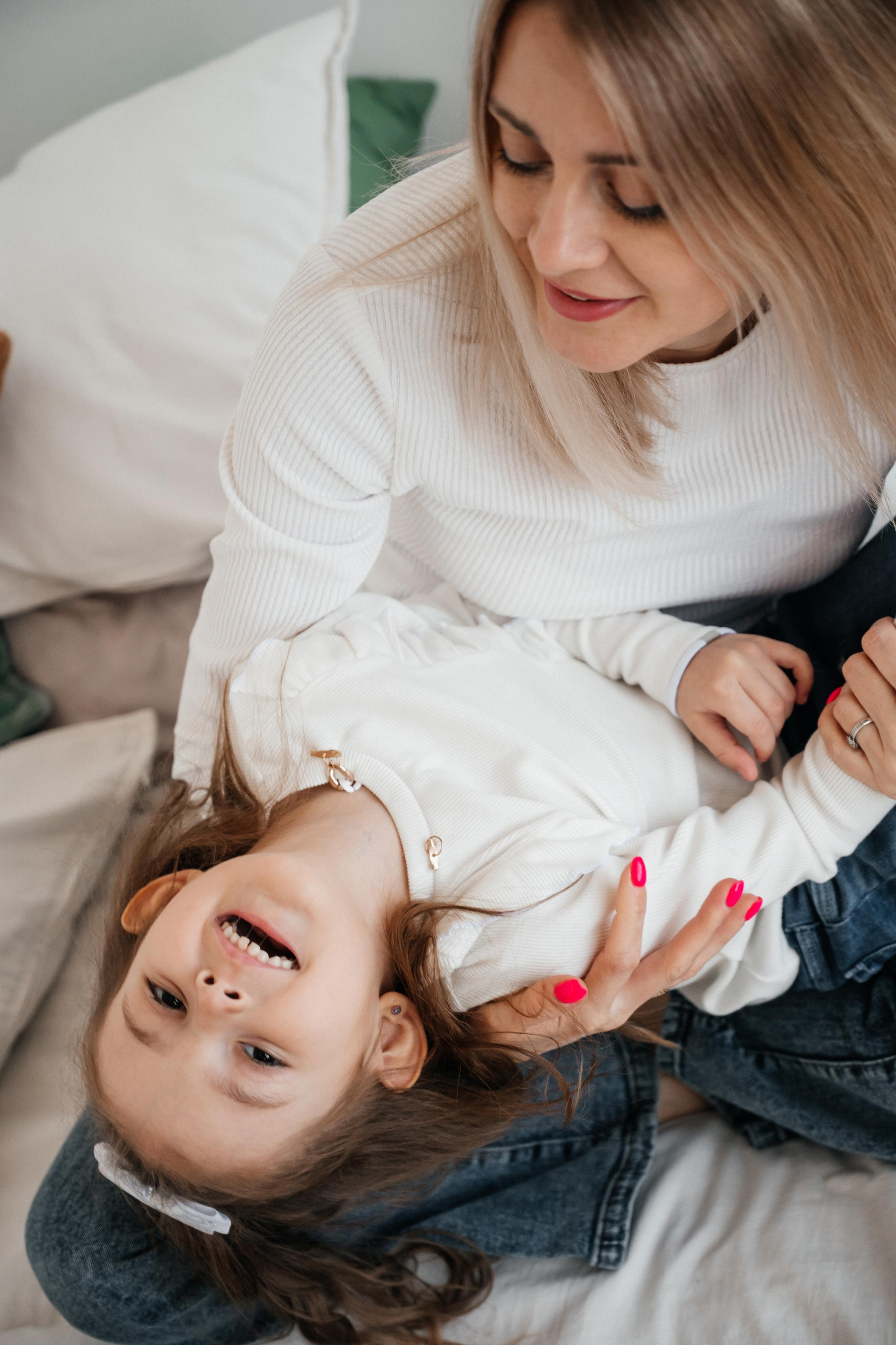 Юля и Софа в студии. Семейный фотограф в Оренбурге Анна Рожкова