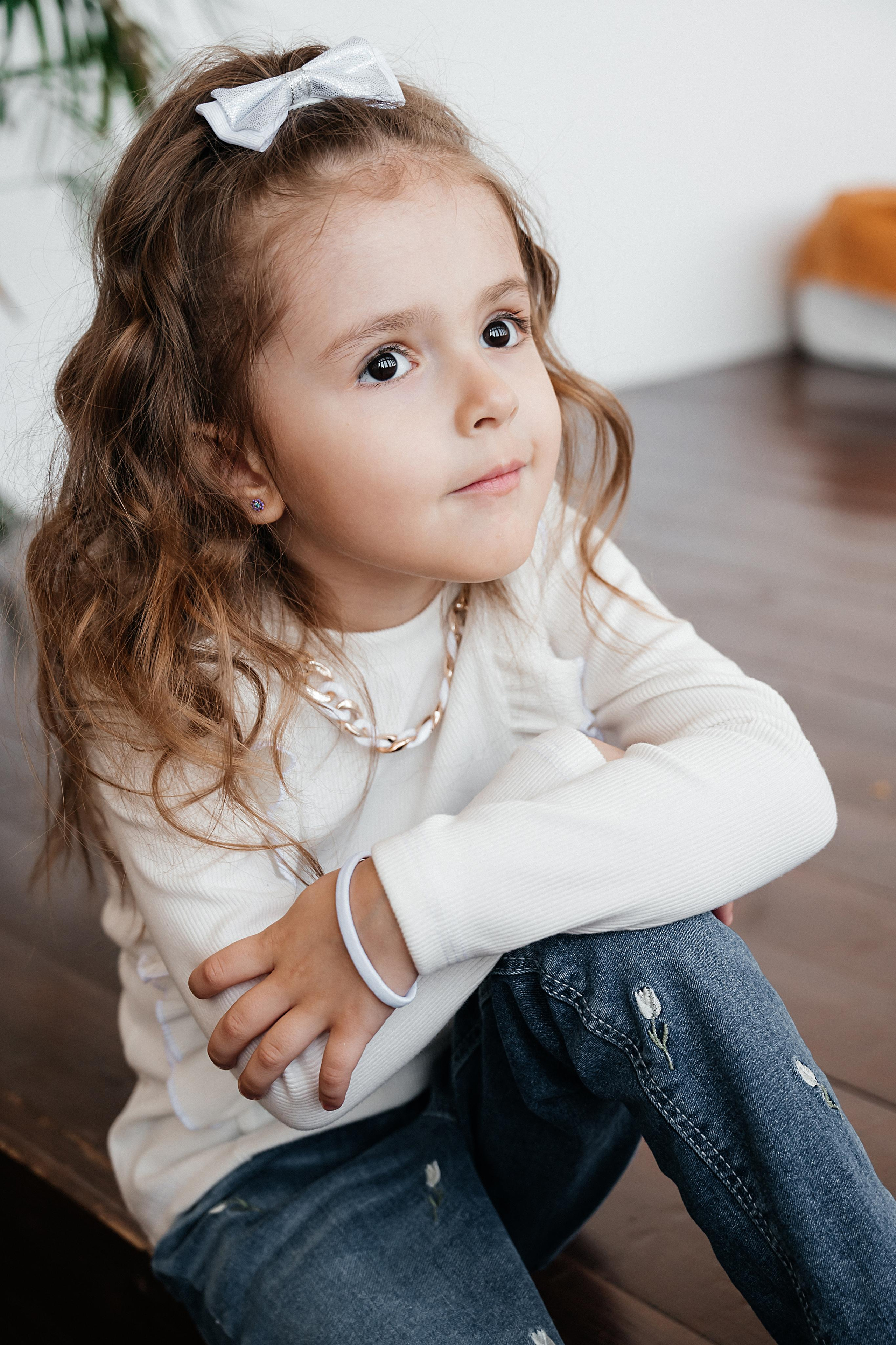 Юля и Софа в студии. Семейный фотограф в Оренбурге Анна Рожкова