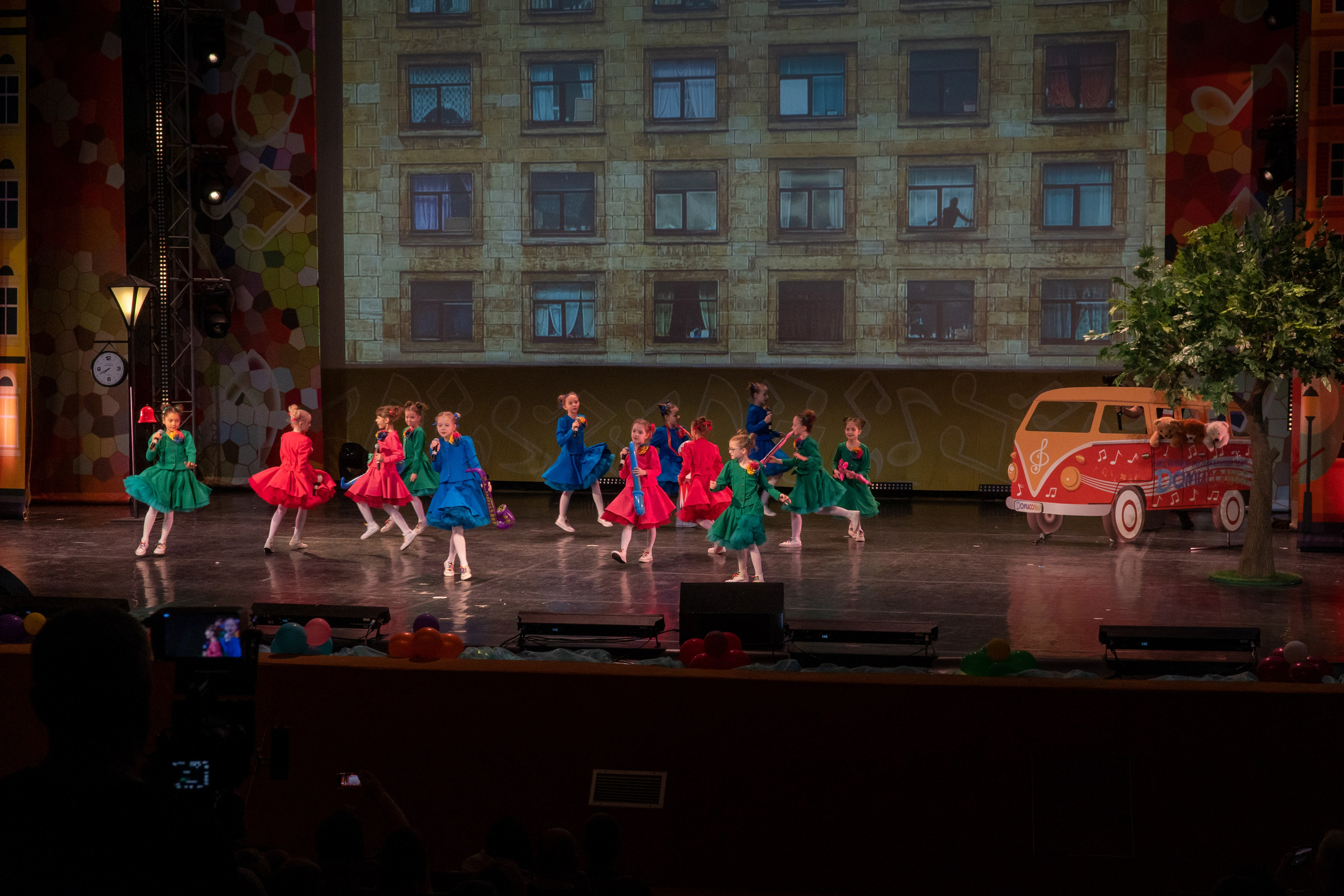 Съёмка концерта для Домисольки, большой концертный зал Космос. «Студия DRONAVT`s» — видеосъёмка и фотография г. Москва