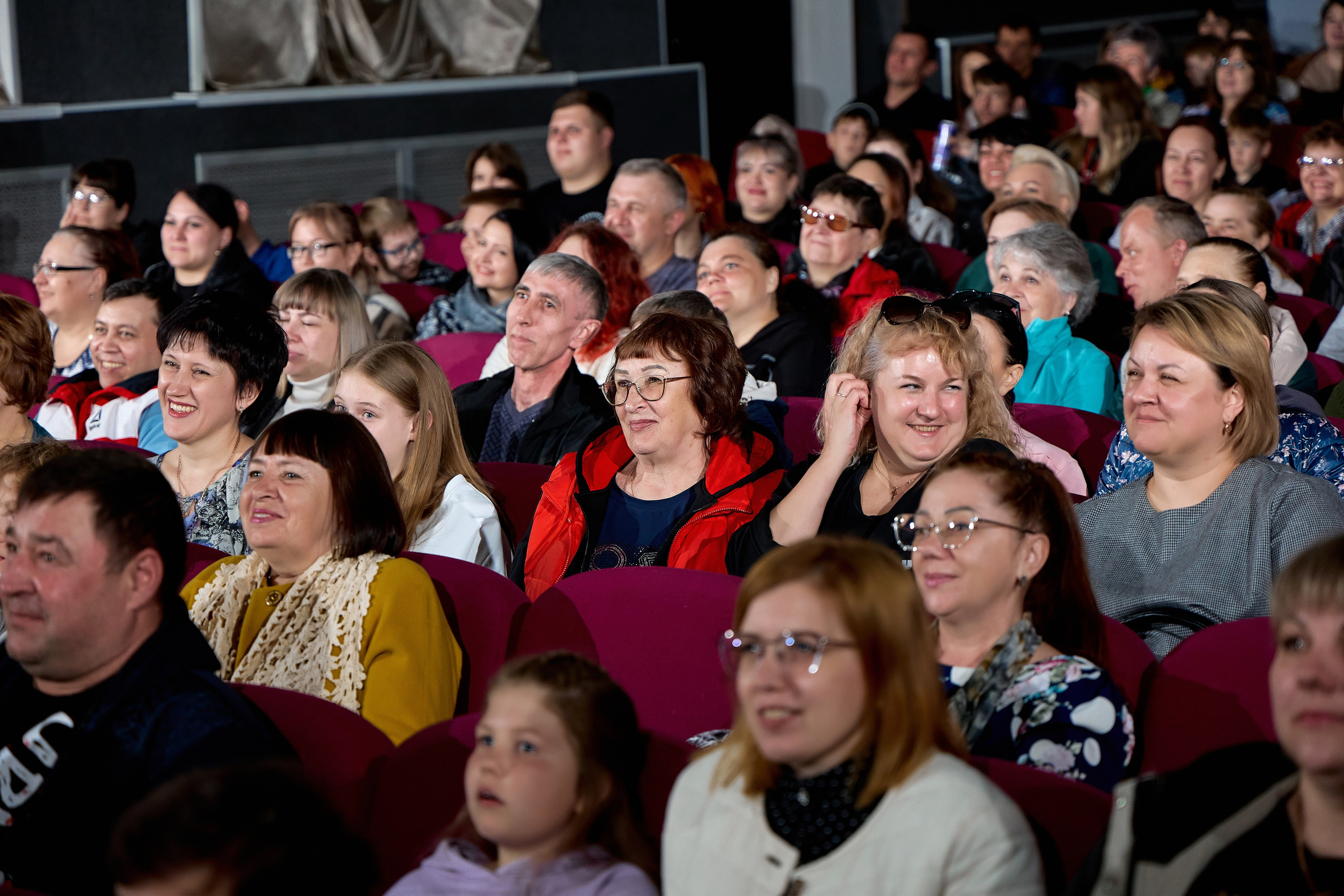 Кинопоказ, дима красилов, киностудия горького. Свадебный репортажный и фуд фотограф в Барнауле Гайфулин Виталий