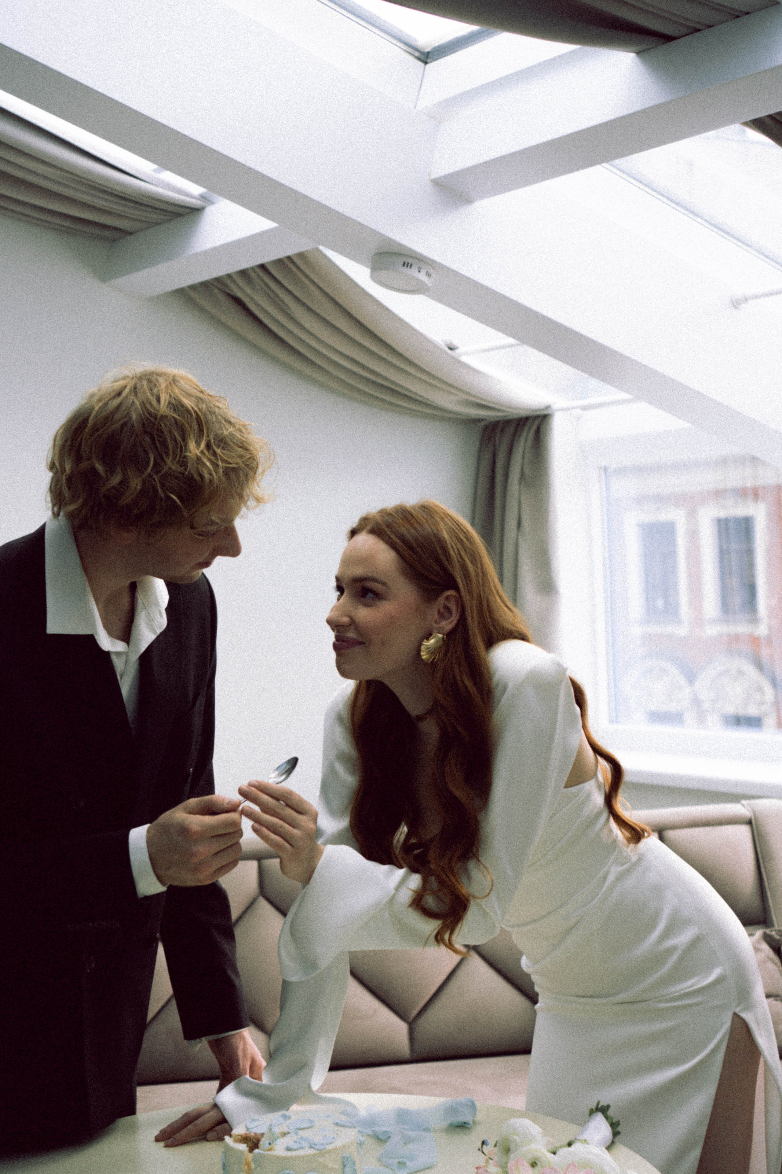 СВАДЕБНАЯ СЬЕМКА В ОТЕЛЕ. СБОРЫ ЖЕНИХА И НЕВЕСТЫ И ТАКЖЕ ТОР И ПОДГОТОВКА К ПРОГУЛКЕ. Профессиональный фотограф, Санкт-Петербург — Виктория Богомолова