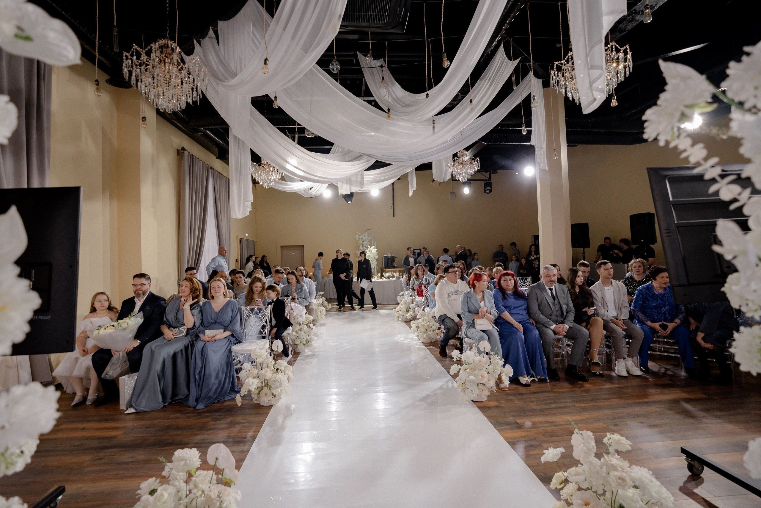 СВАДЕБНАЯ СЬЕМКА СБОРОВ В ОТЕЛЕ И ВЫЕЗД НА ЦЕРЕМОНИЮ (СНЯТО В СИБИРЕ В НИЖНЕВАРТОВСКЕ). Профессиональный фотограф, Санкт-Петербург — Виктория Богомолова