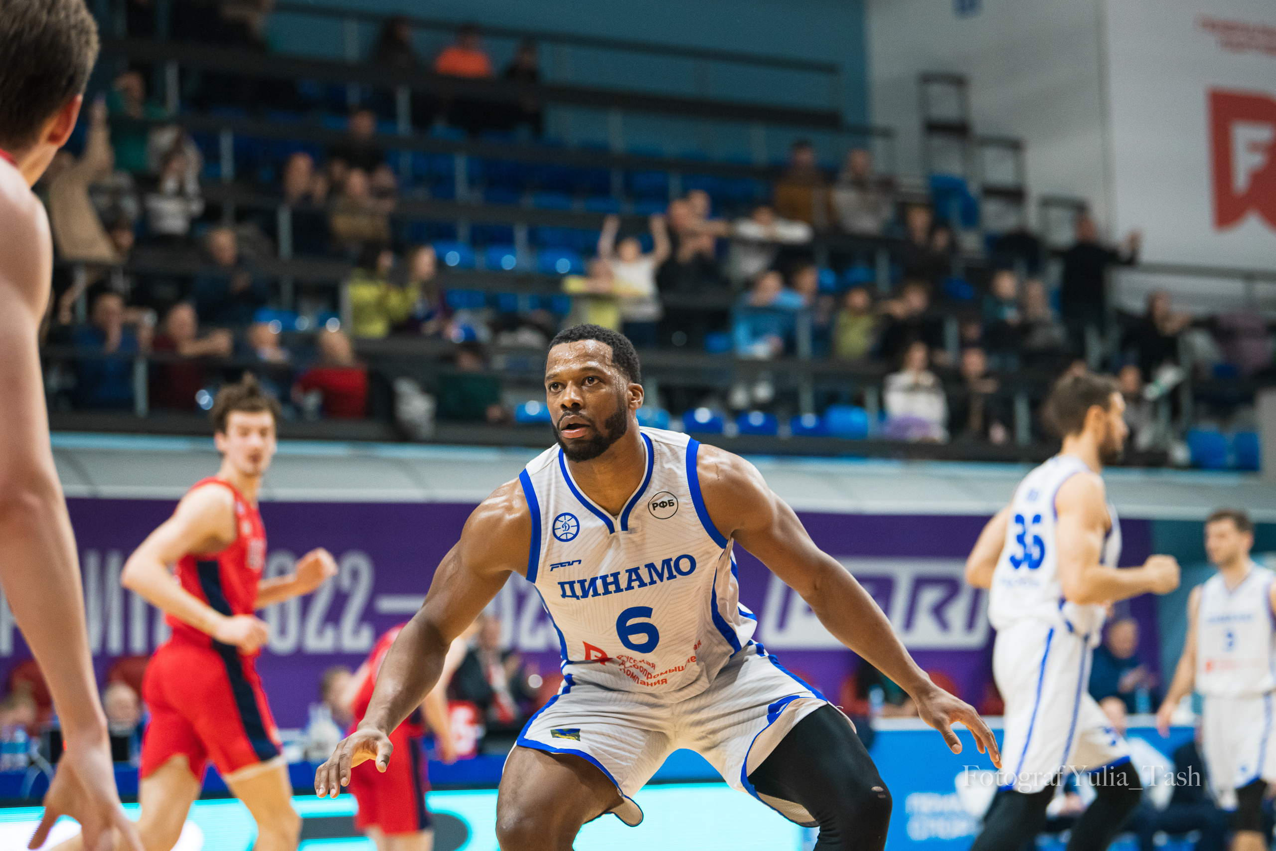 Баскетбол ДИНАМО-ЦСКА2 11 января 2023. Любимый фотограф