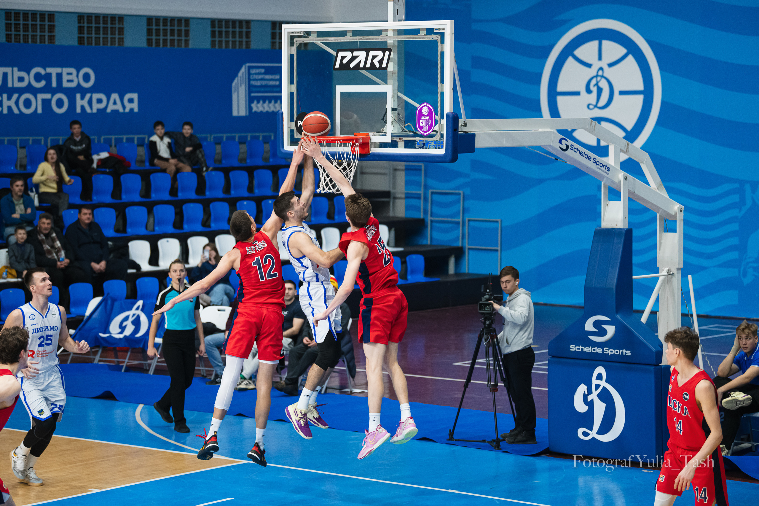 Баскетбол ДИНАМО-ЦСКА2 11 января 2023. Любимый фотограф