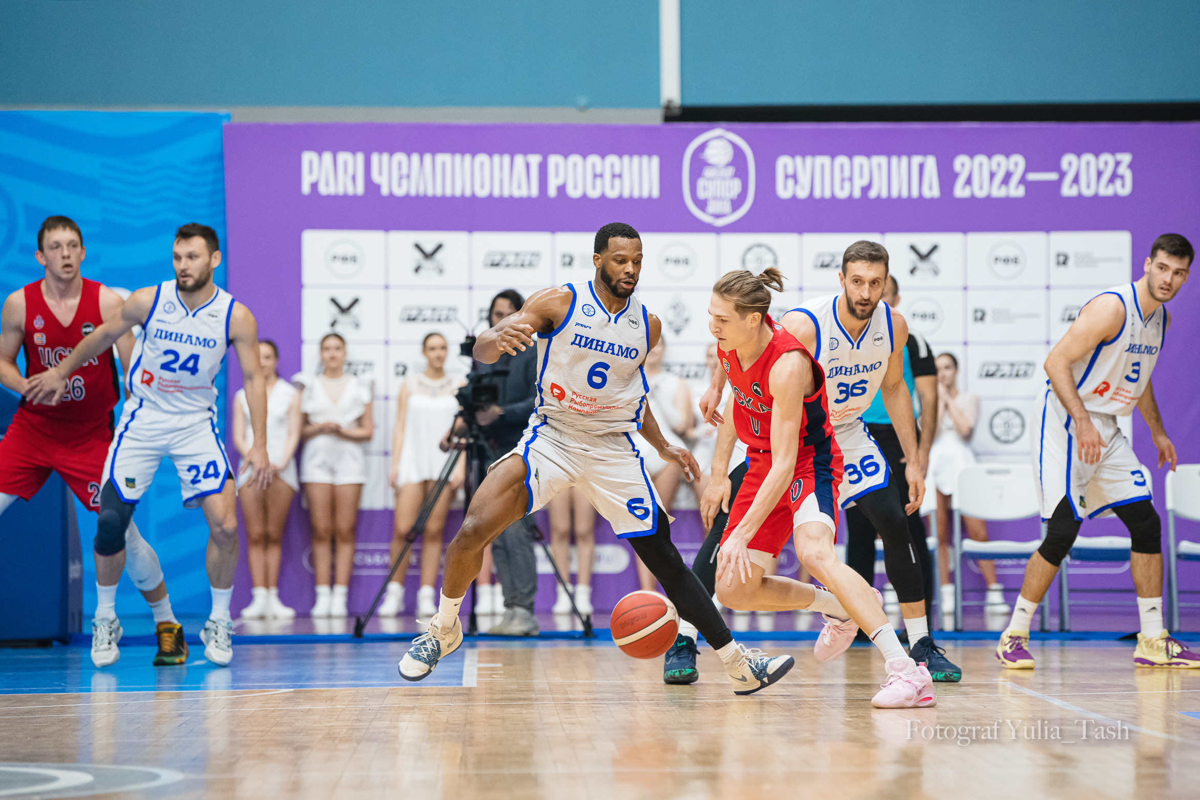 Баскетбол ДИНАМО-ЦСКА2 11 января 2023. Любимый фотограф