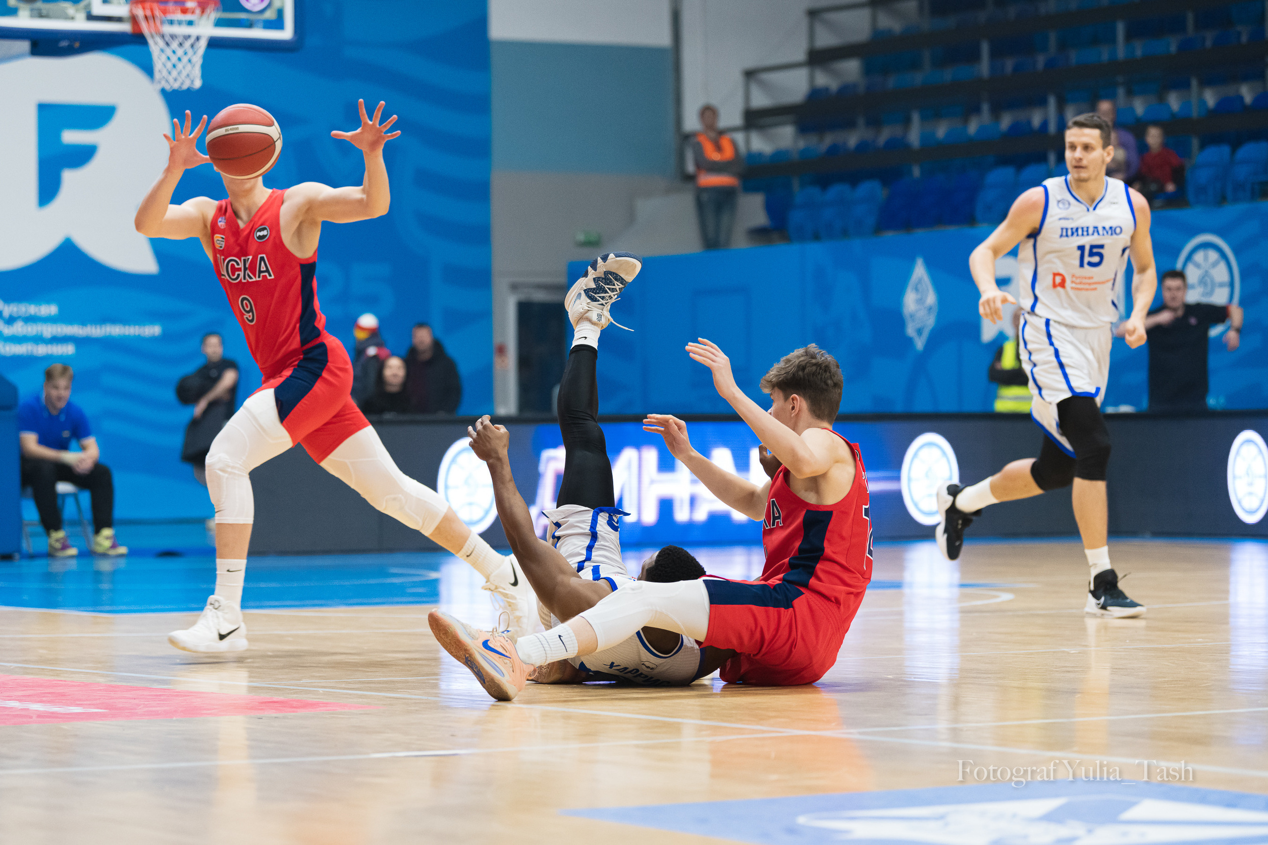 Баскетбол ДИНАМО-ЦСКА2 11 января 2023. Любимый фотограф